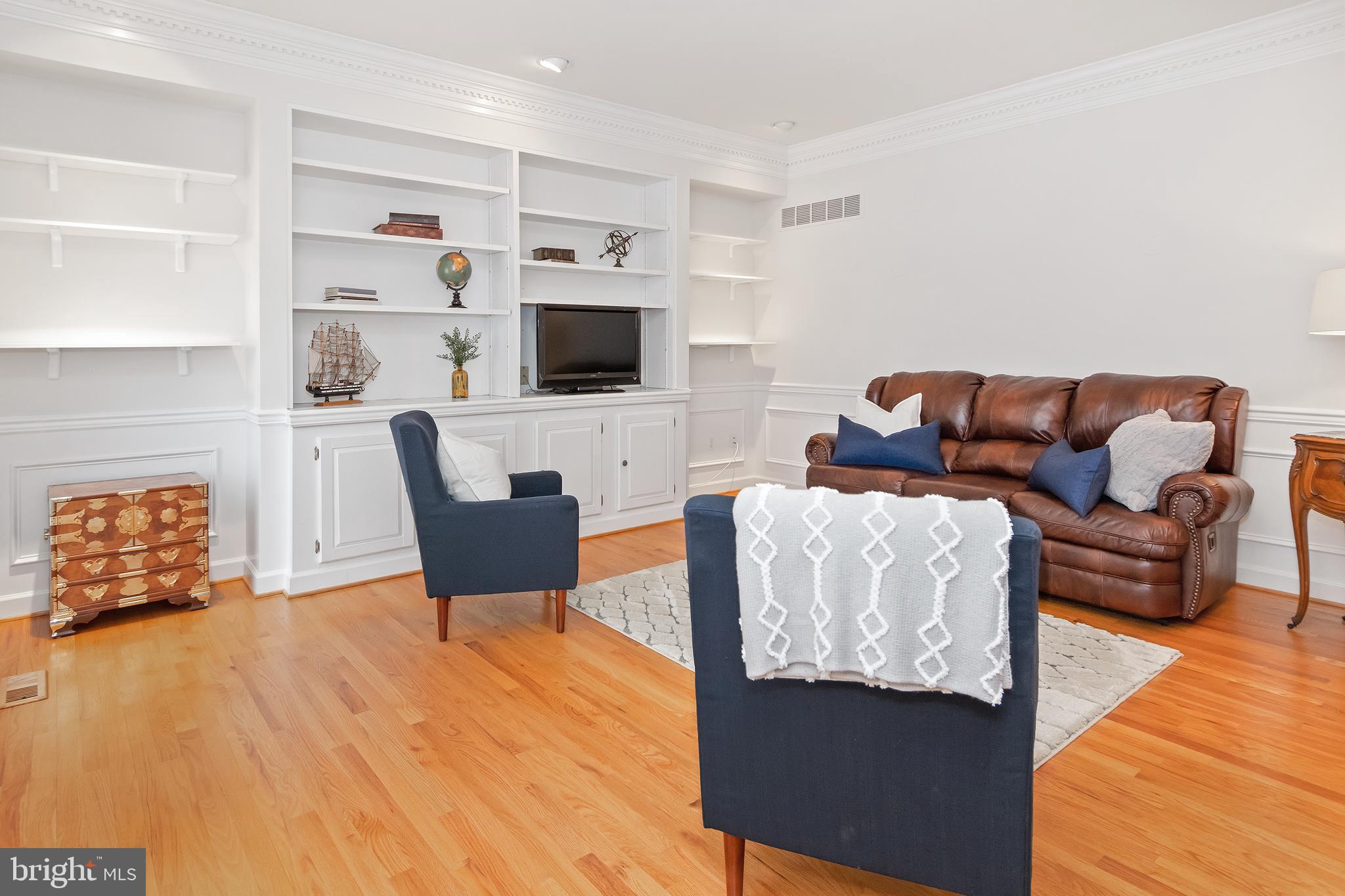 TODD LAKES - Residential