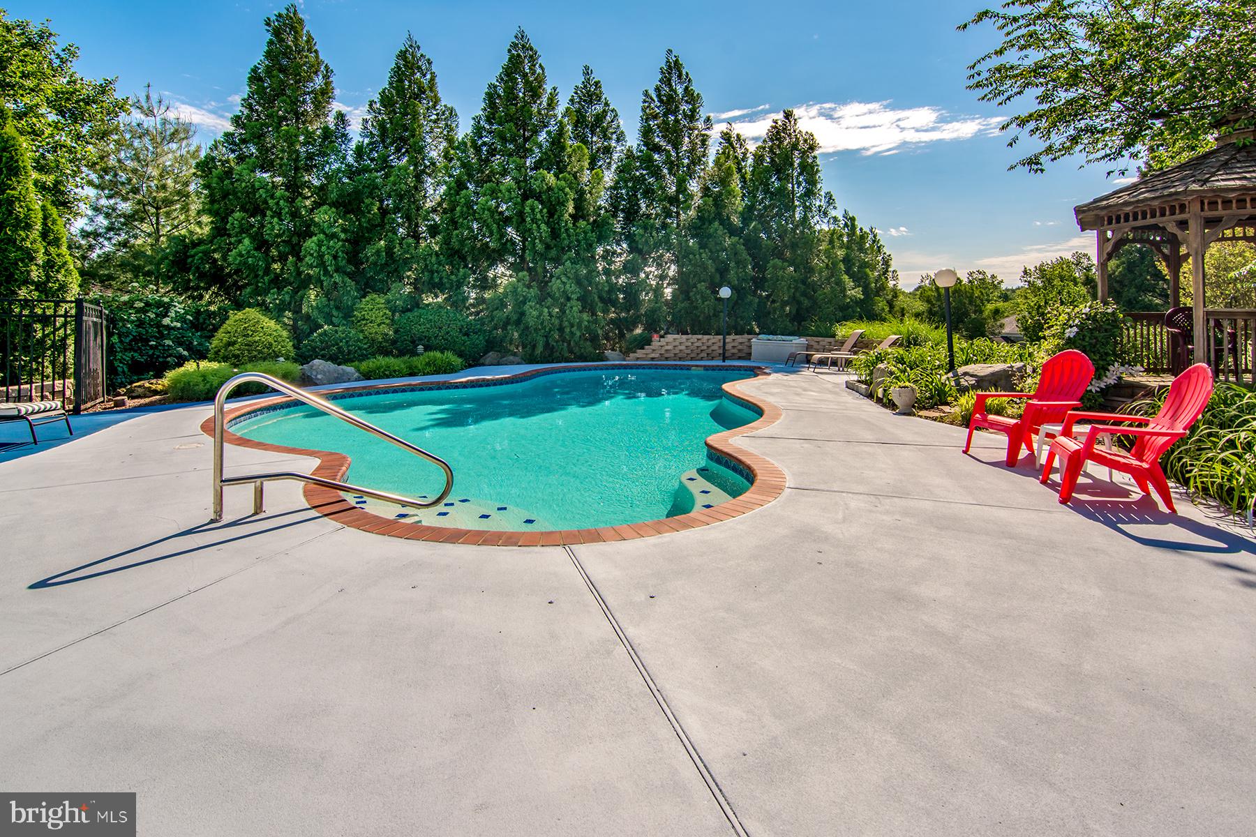 TODD LAKES - Residential