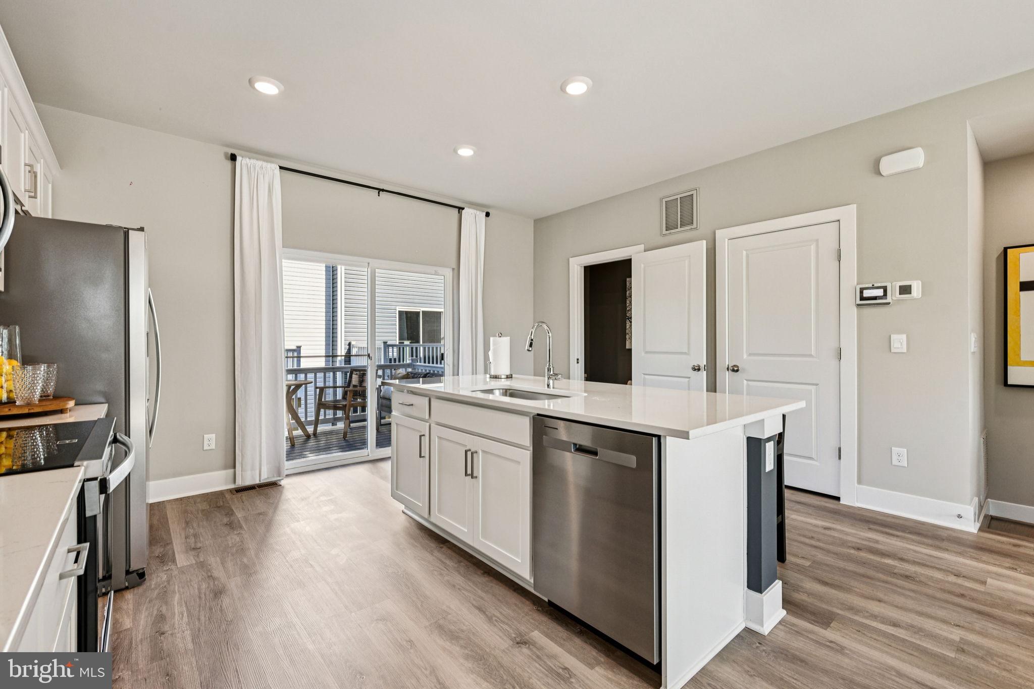 ABRAMS CROSSING - Residential