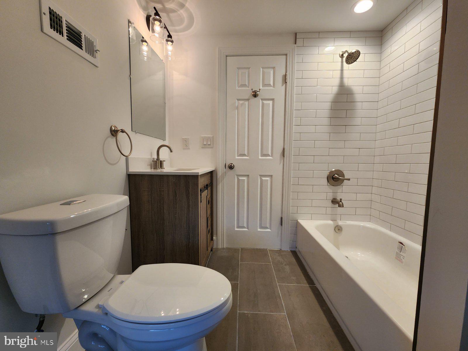 WHITEWOOD - Residential Lease