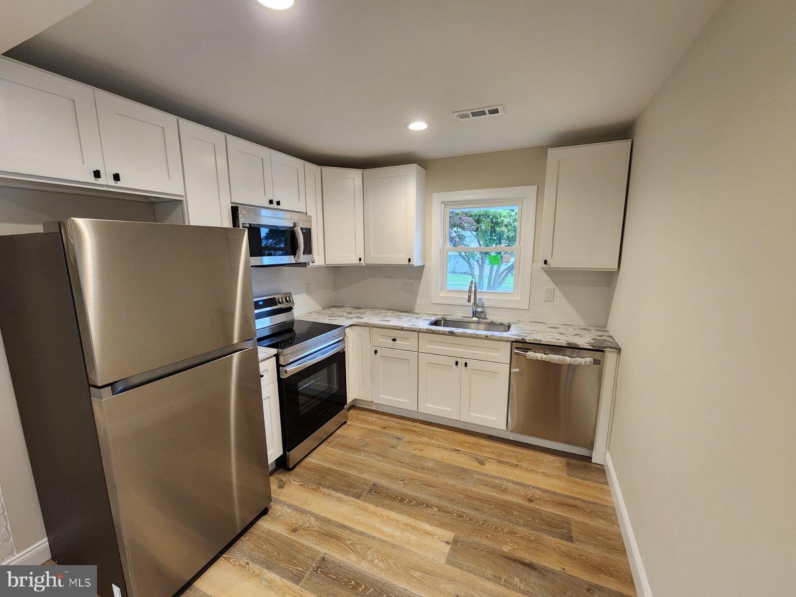 WHITEWOOD - Residential Lease