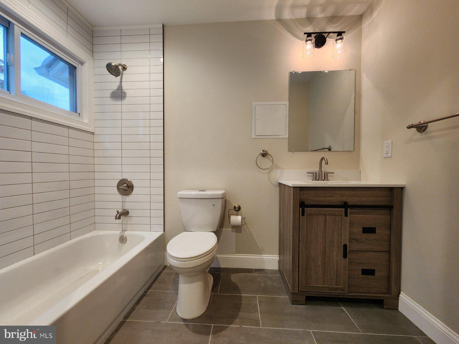 WHITEWOOD - Residential Lease