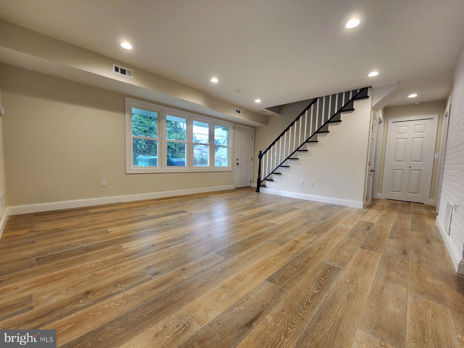 WHITEWOOD - Residential Lease