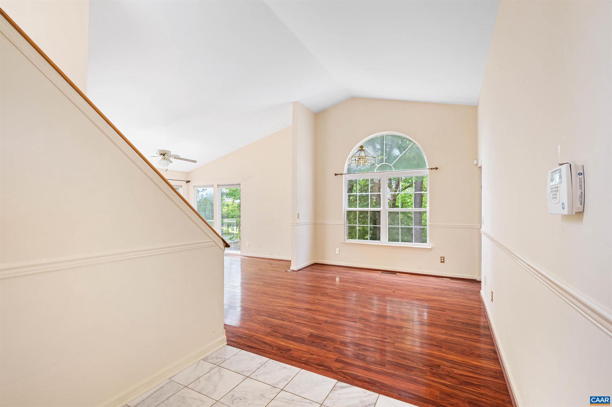 183 RUSTLING OAKS WAY