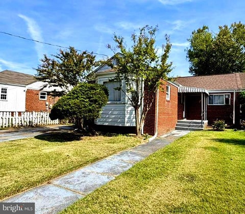 Townhouse For Sale - 6609 23rd Avenue<br/> HYATTSVILLE, MD 20782