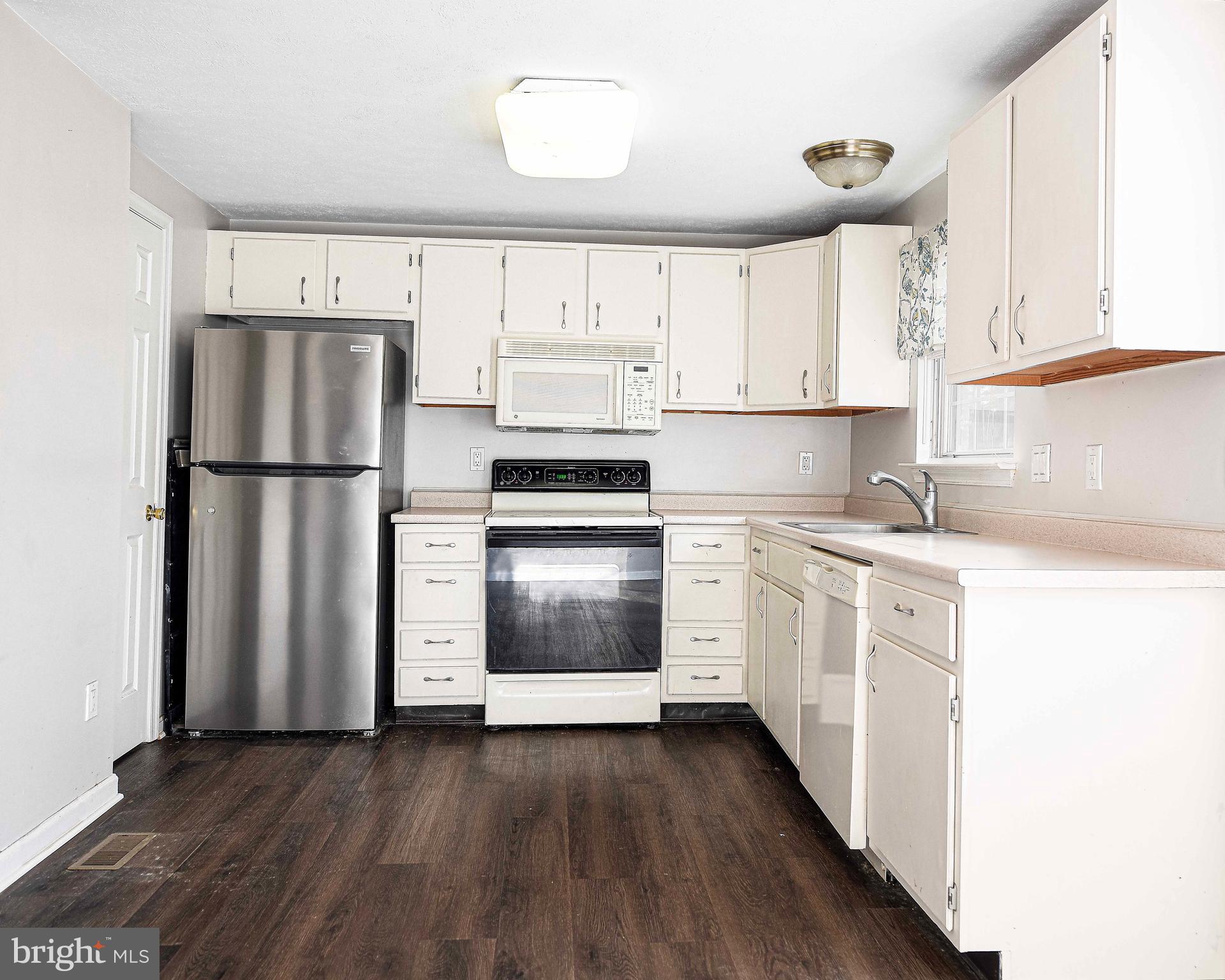 LAUREL VALLEY - Residential