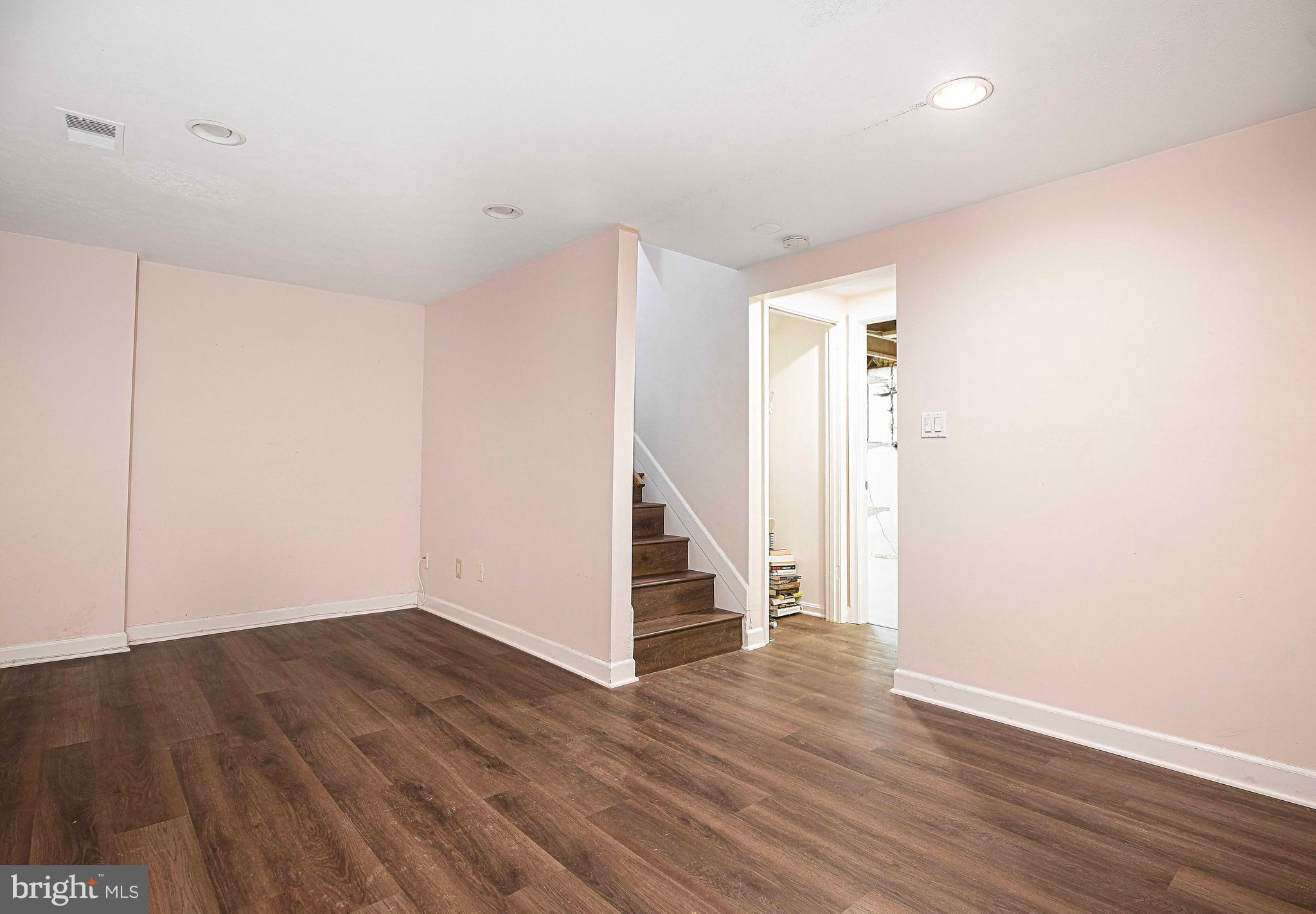 LAUREL VALLEY - Residential