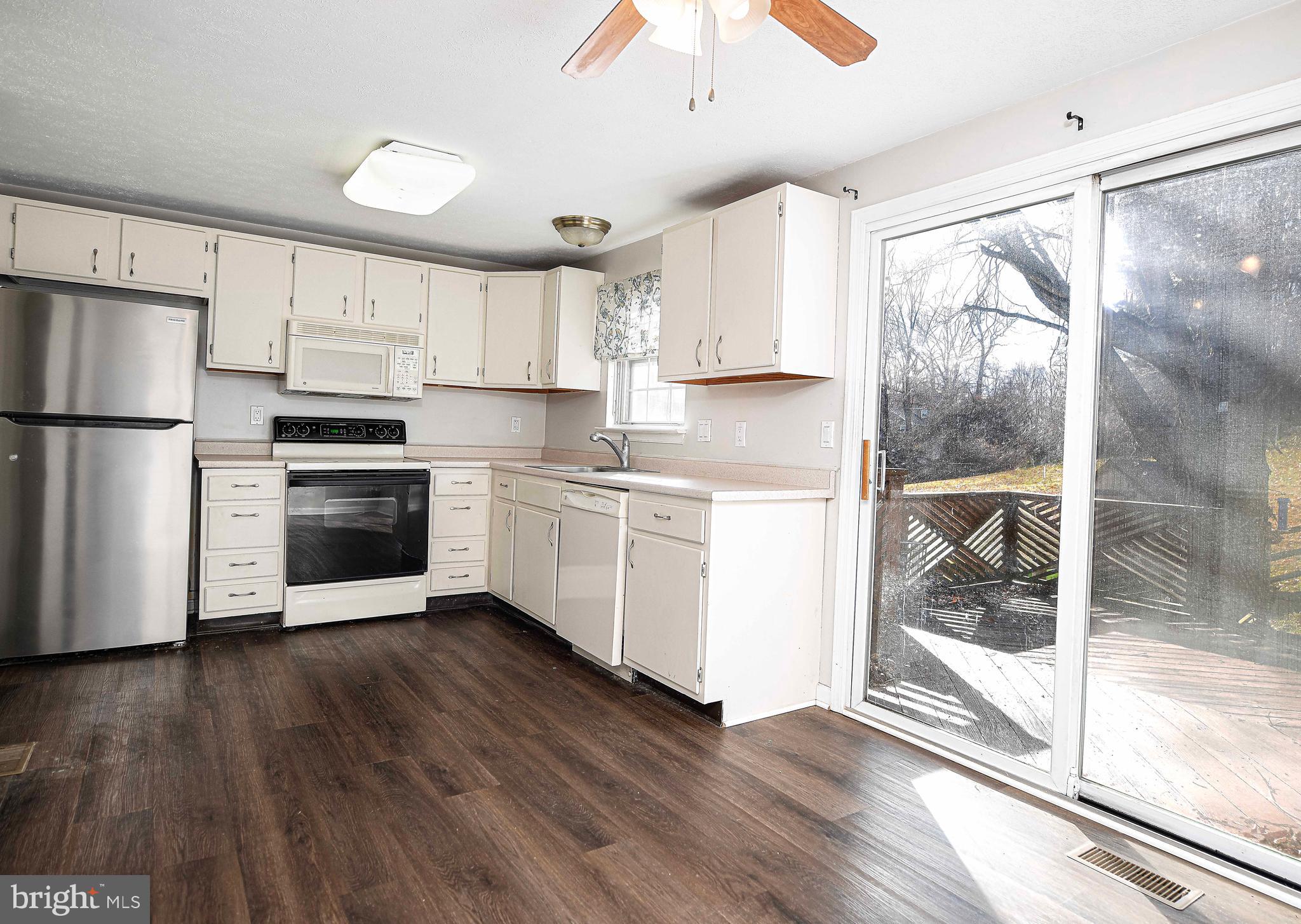 LAUREL VALLEY - Residential