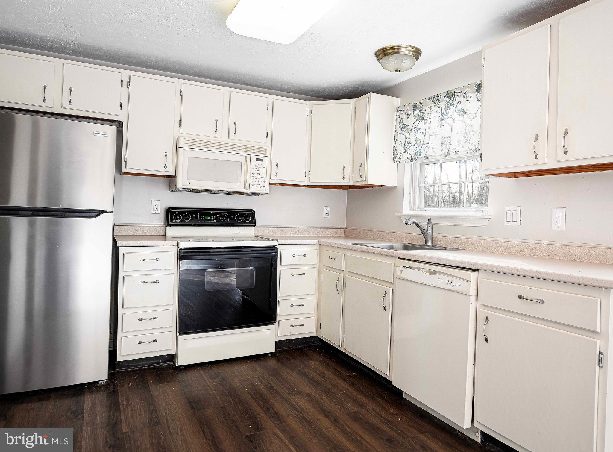 LAUREL VALLEY - Residential