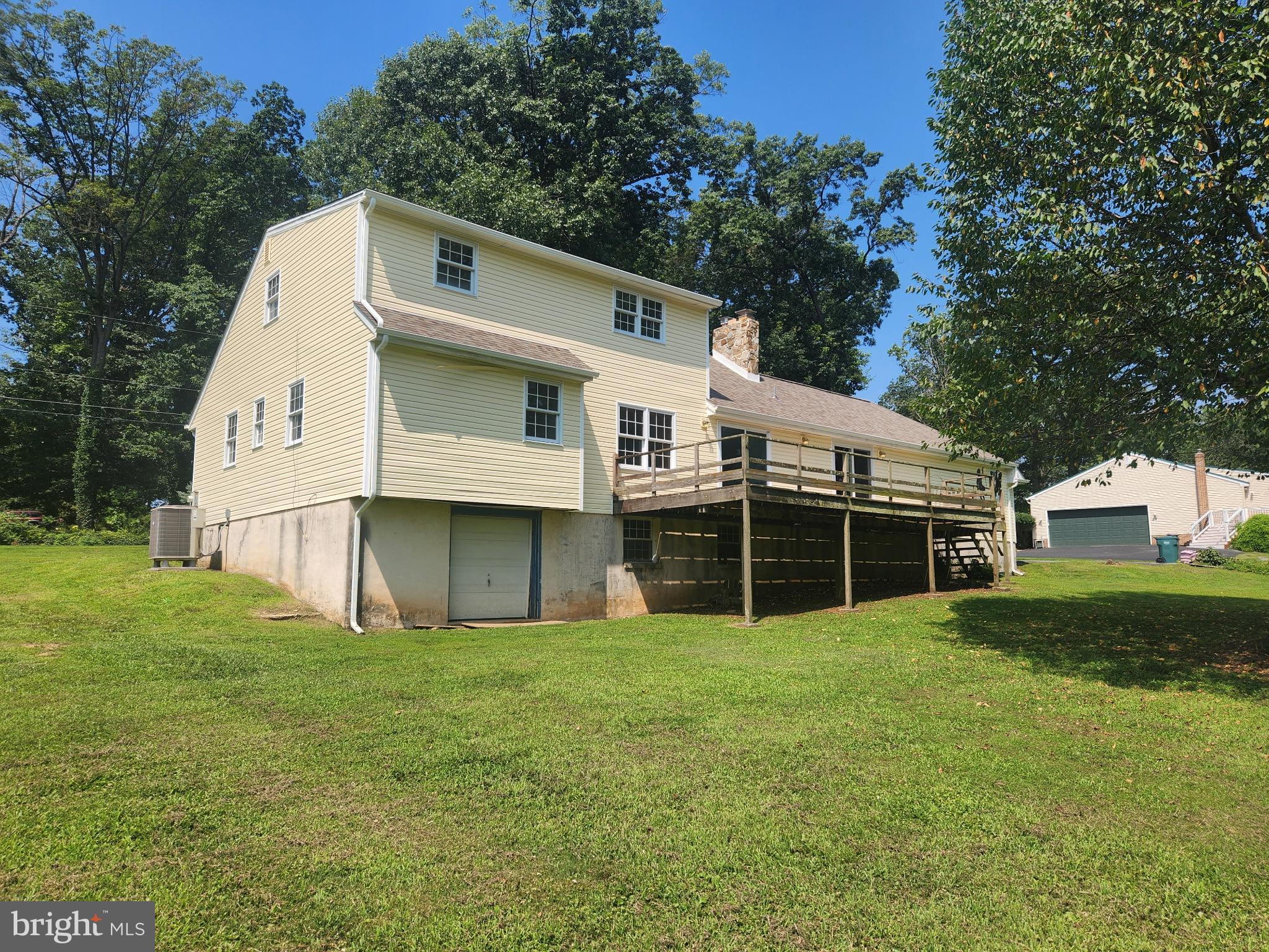 44 OAK RIDGE DRIVE