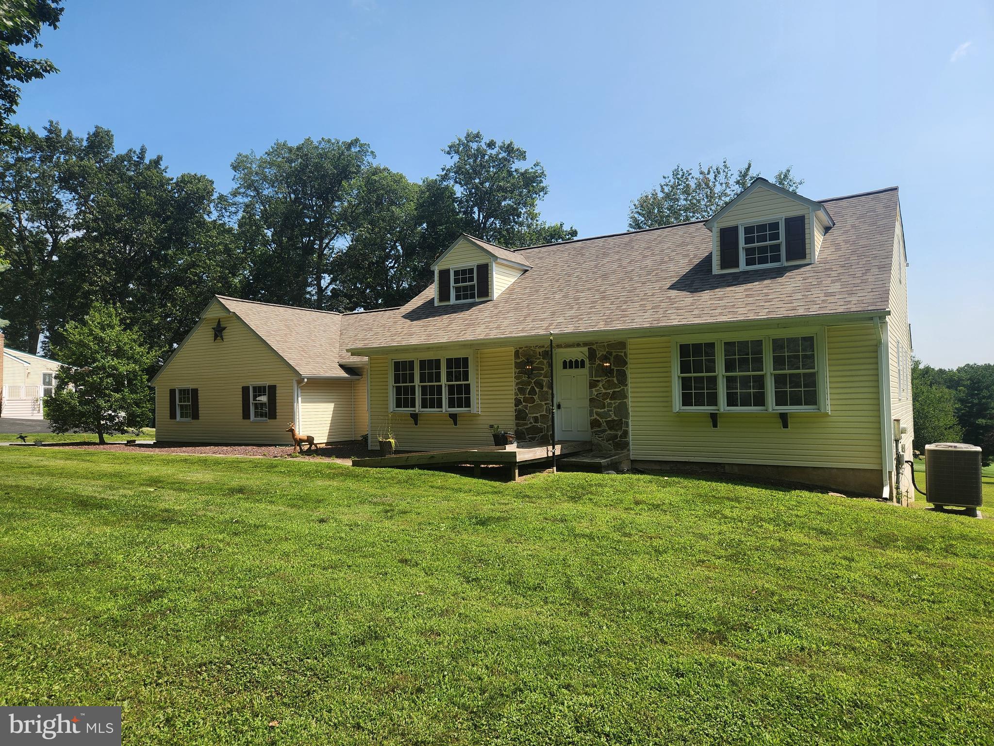 44 OAK RIDGE DRIVE