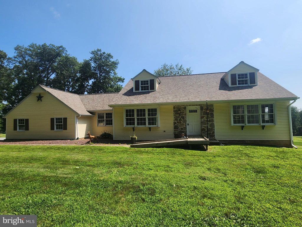 Photo of 44 Oak Ridge Drive, QUARRYVILLE, PA 17566 (MLS # PALA2073850)