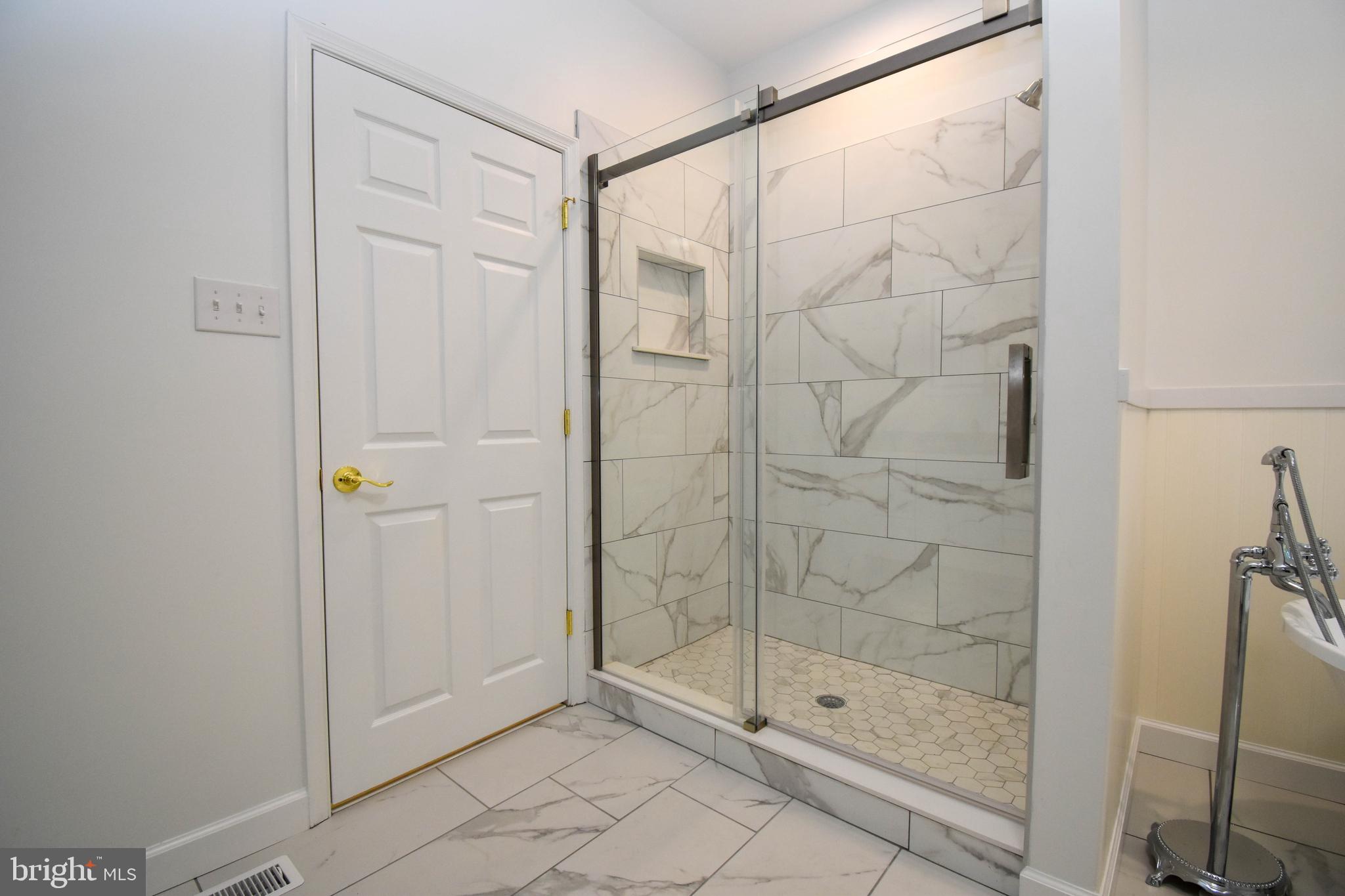 BAY RIDGE WOODS - Residential