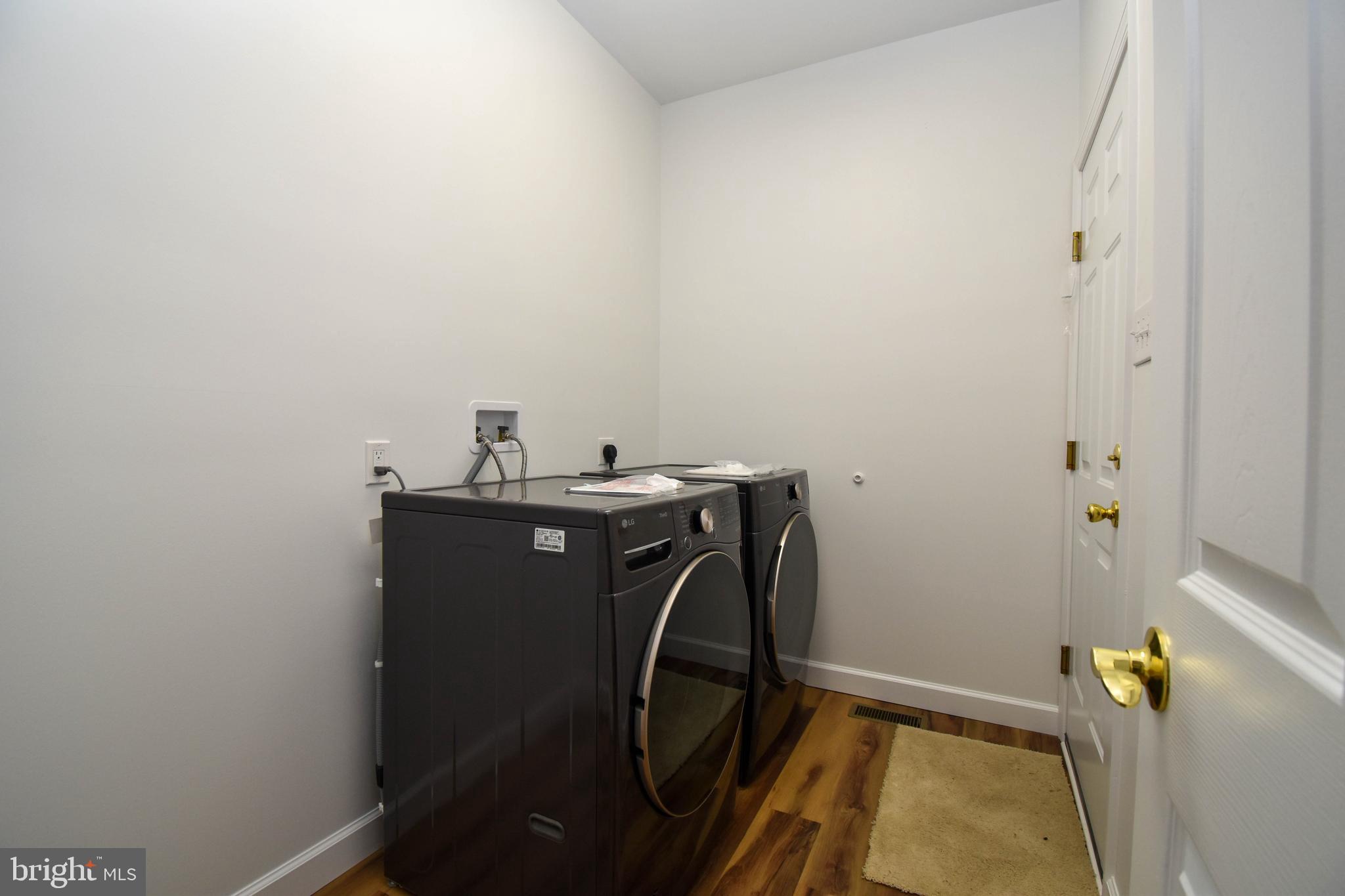 BAY RIDGE WOODS - Residential