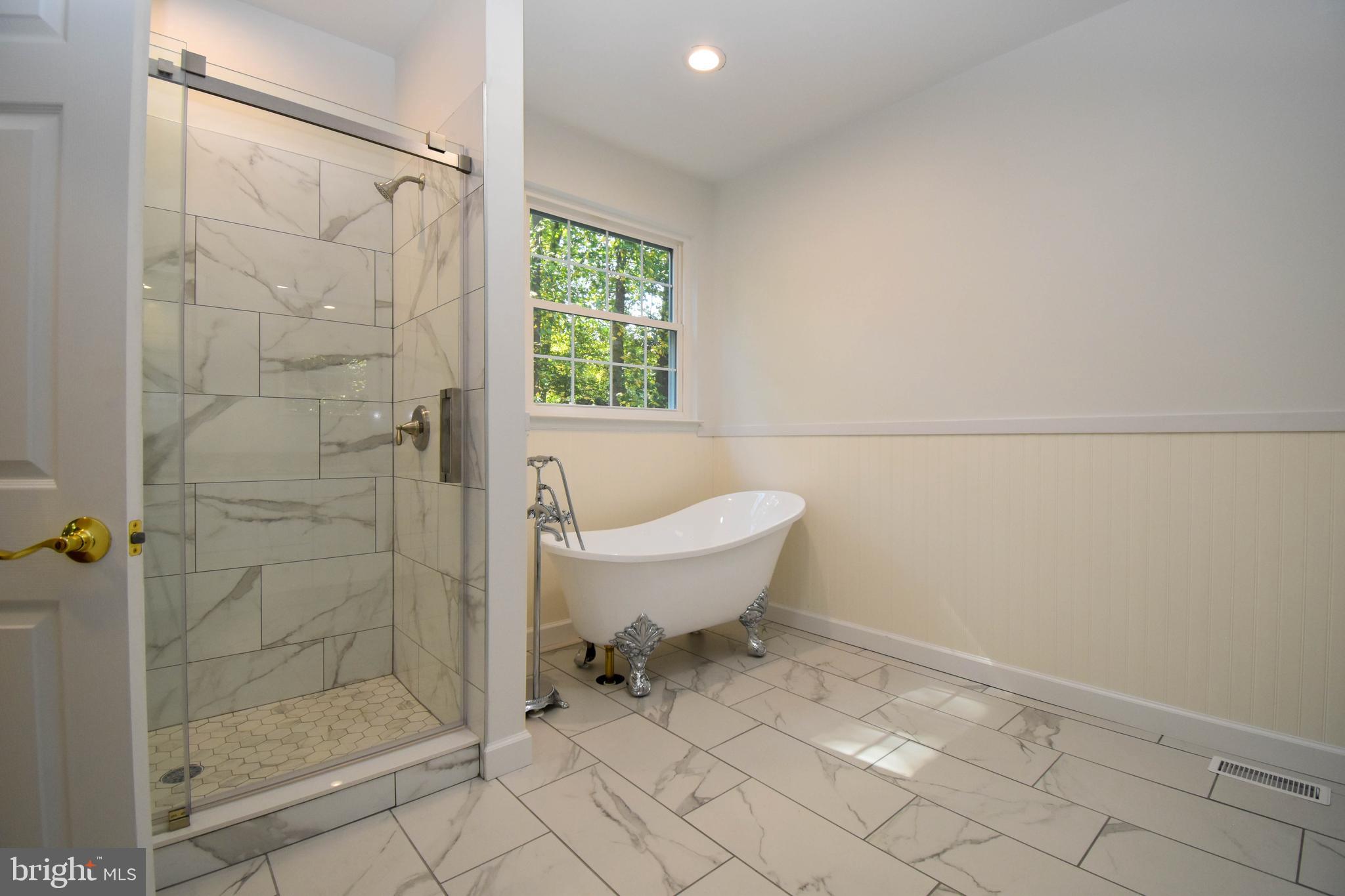 BAY RIDGE WOODS - Residential