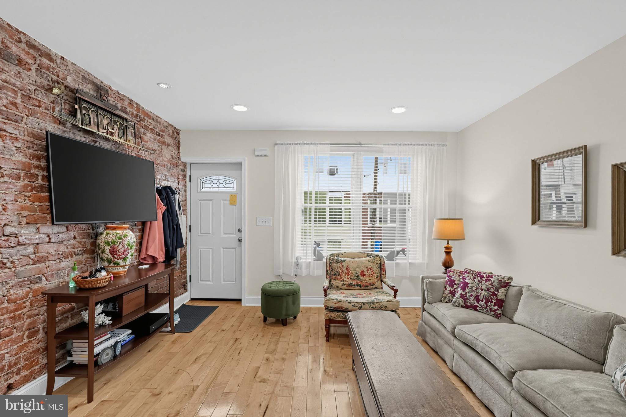 116 ROSEBERRY STREET