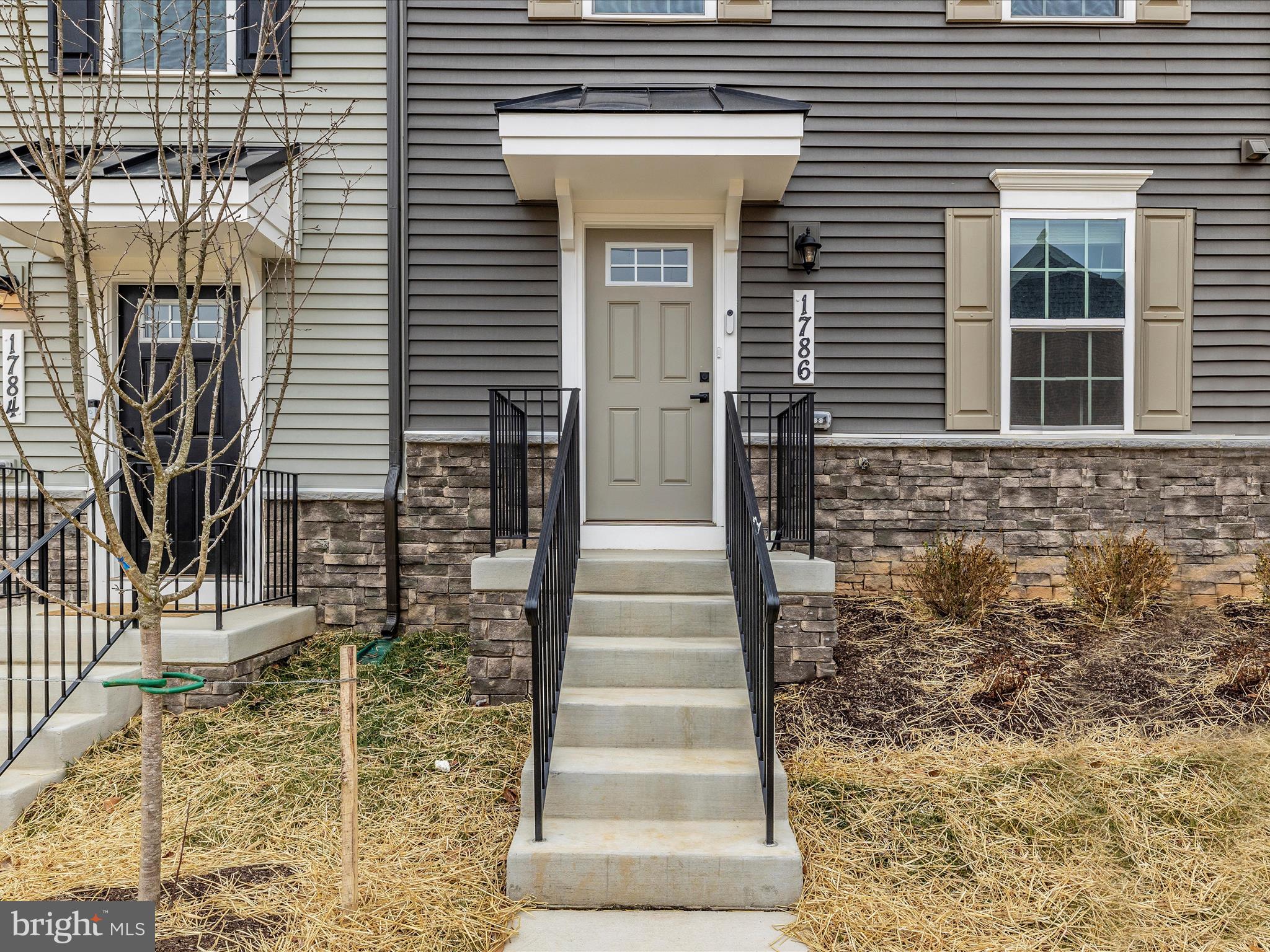 BELLE AIR TOWNHOMES - Residential