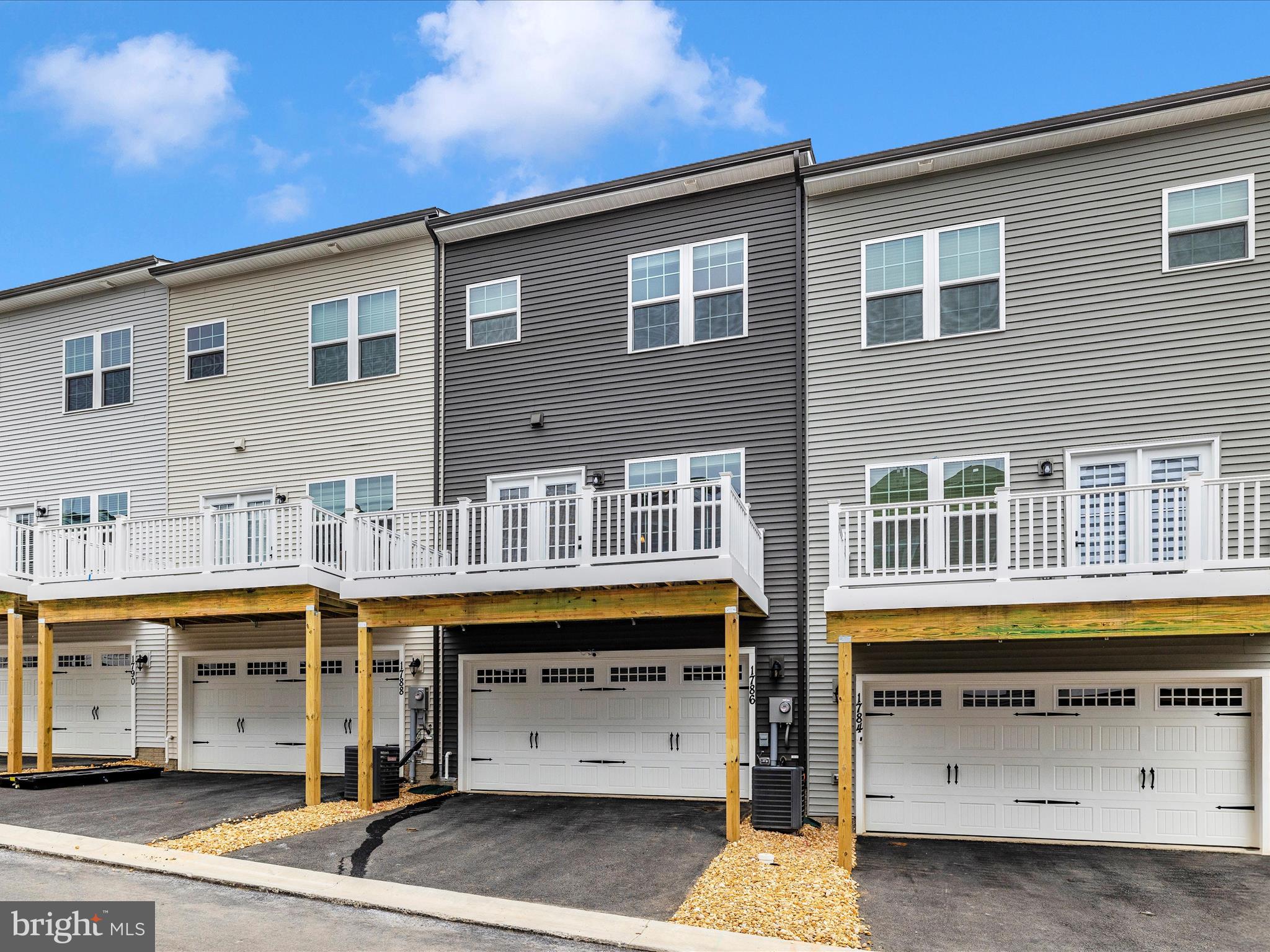 BELLE AIR TOWNHOMES - Residential