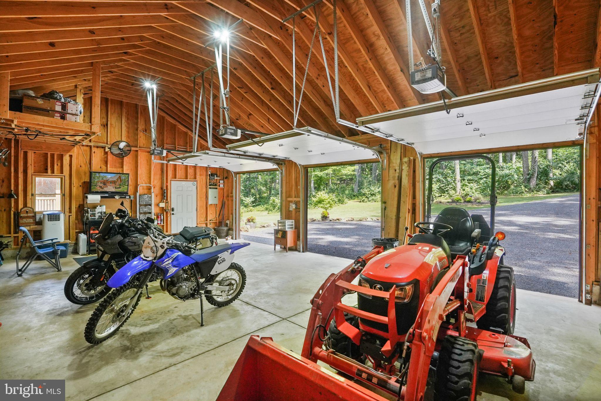 MOUNT PLEASANT EST - Residential