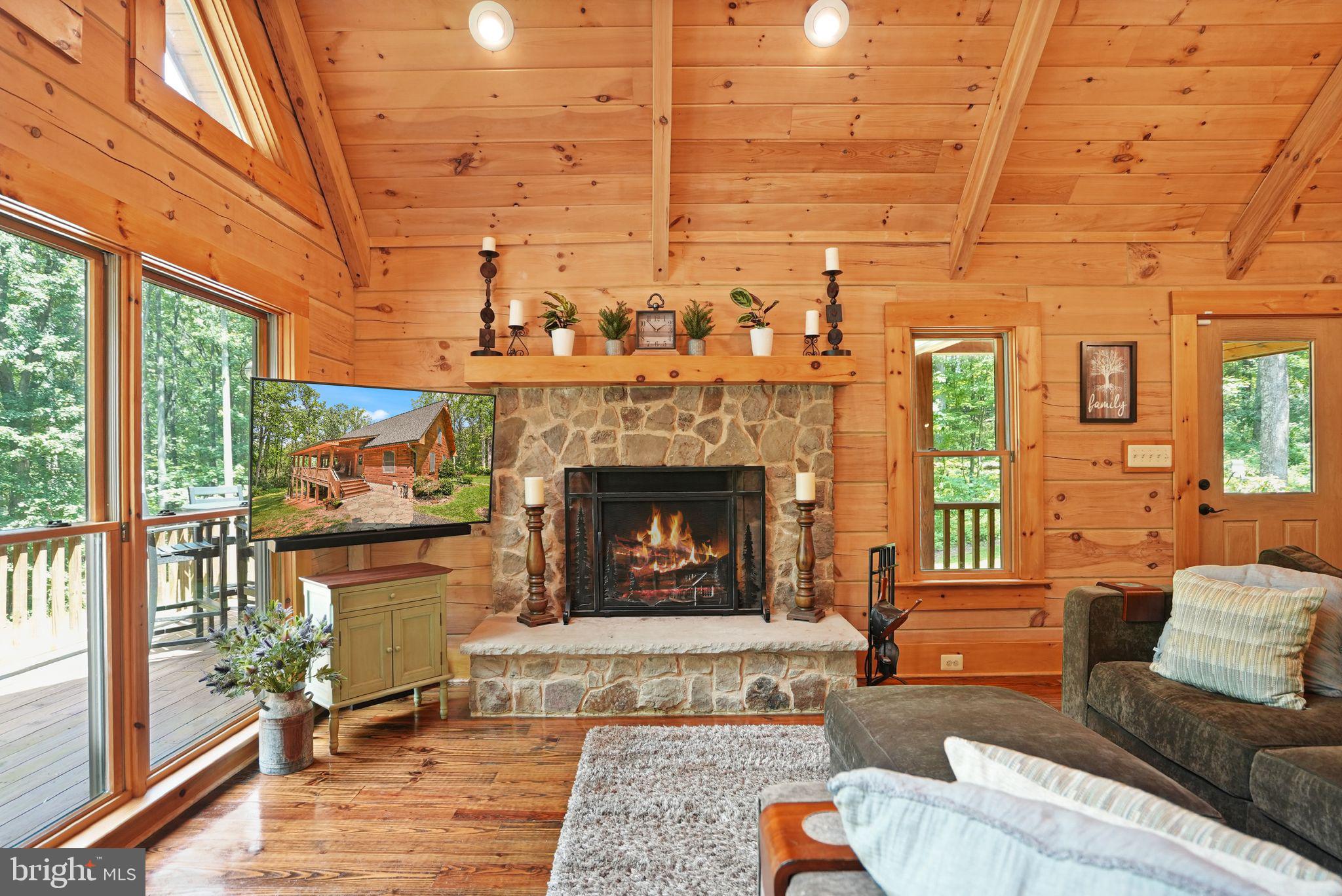 MOUNT PLEASANT EST - Residential