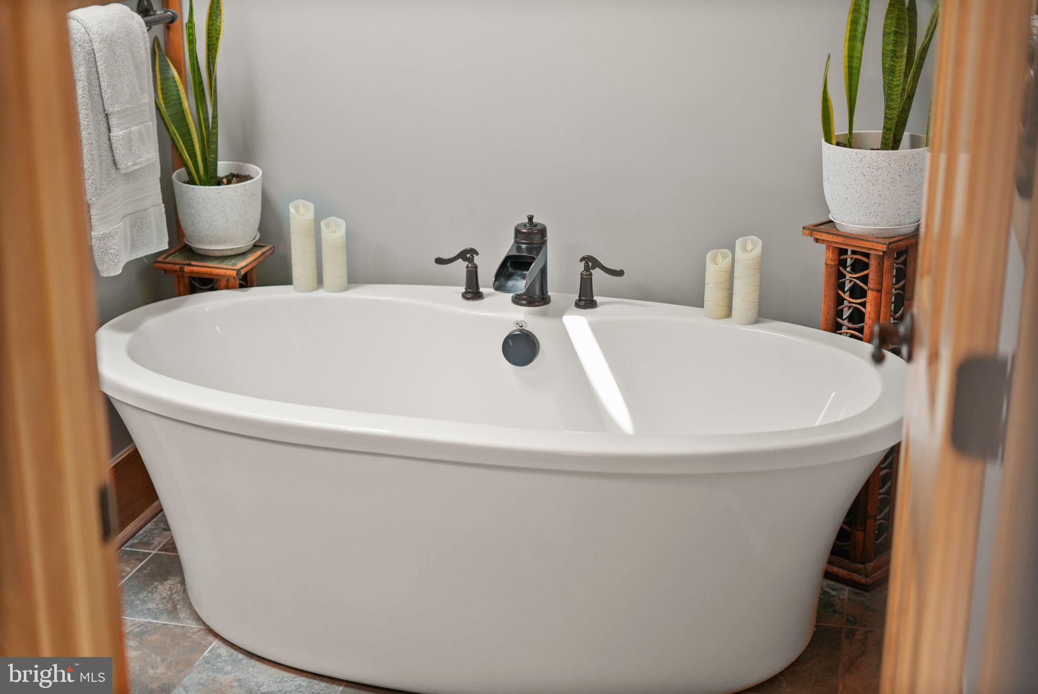 MOUNT PLEASANT EST - Residential