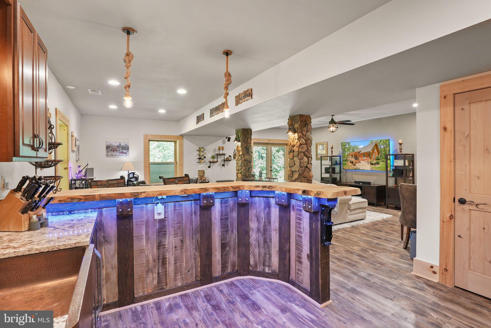 MOUNT PLEASANT EST - Residential