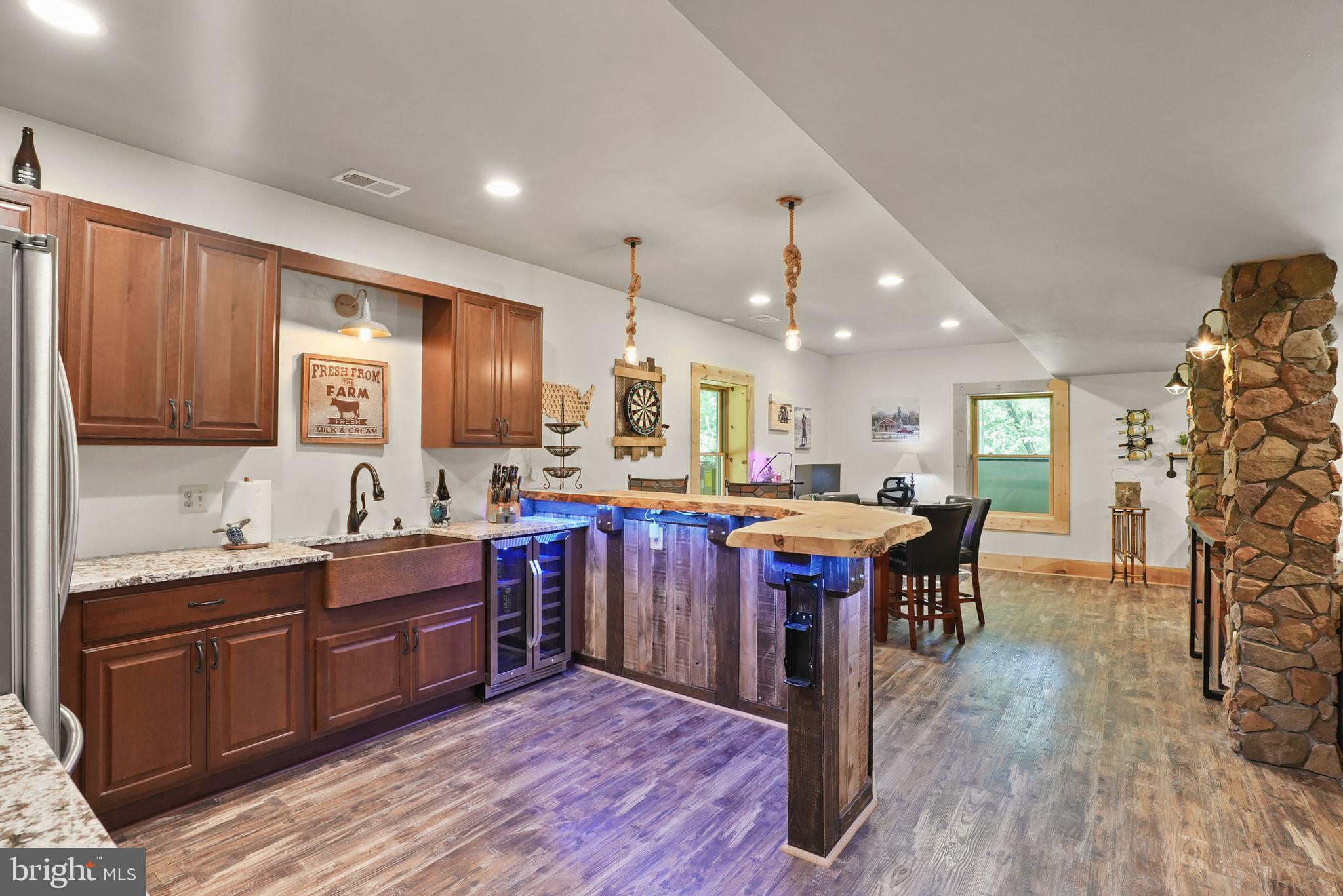 MOUNT PLEASANT EST - Residential