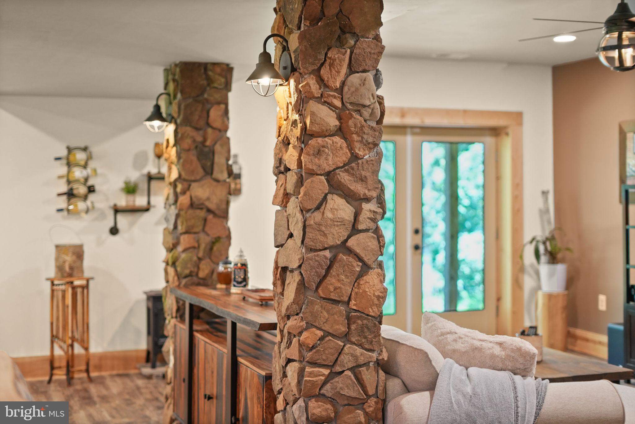 MOUNT PLEASANT EST - Residential