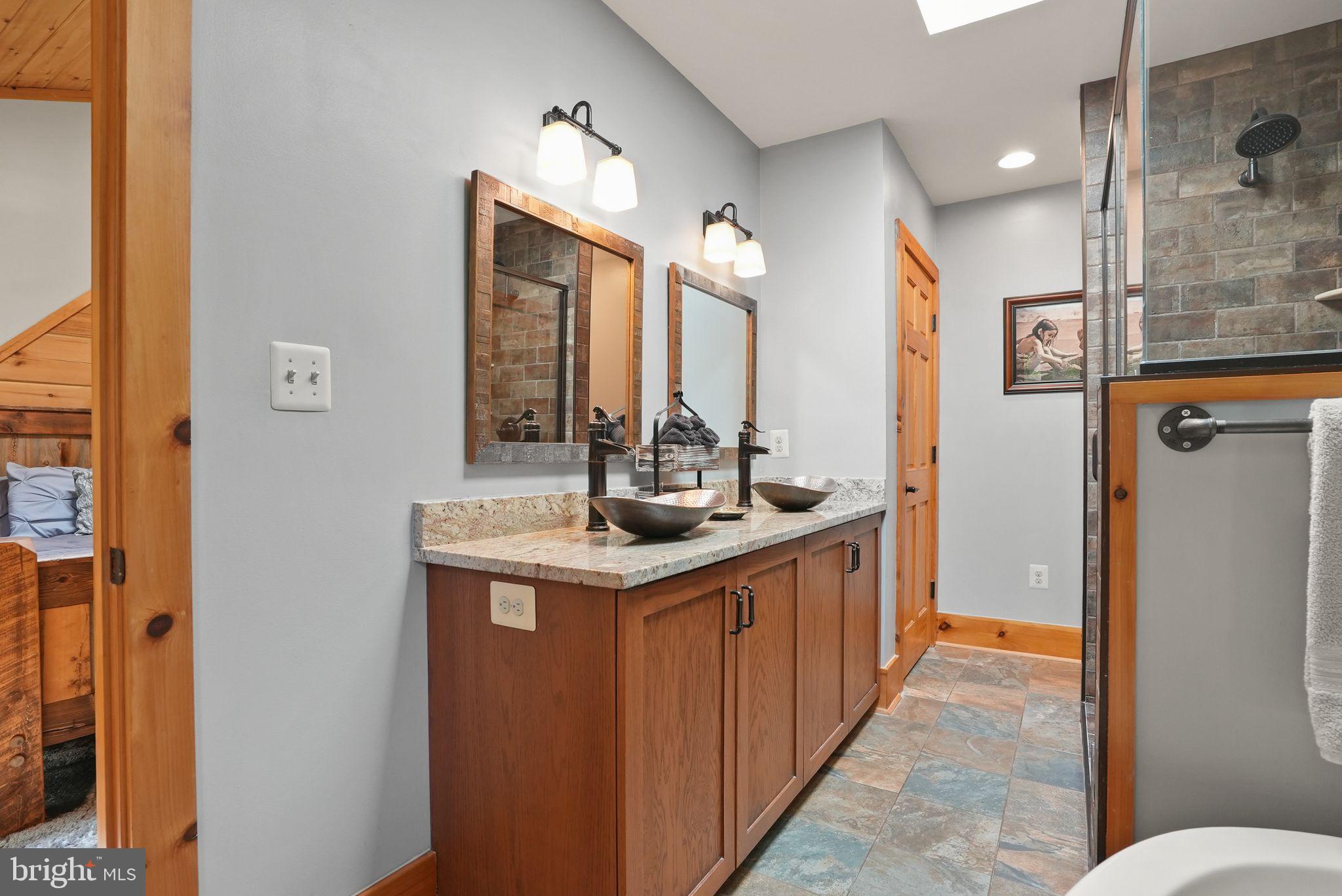 MOUNT PLEASANT EST - Residential