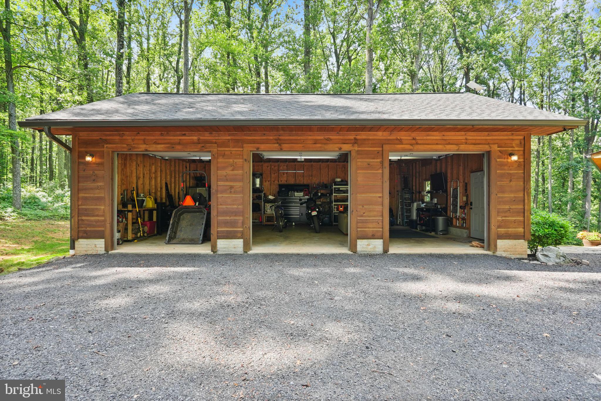 MOUNT PLEASANT EST - Residential