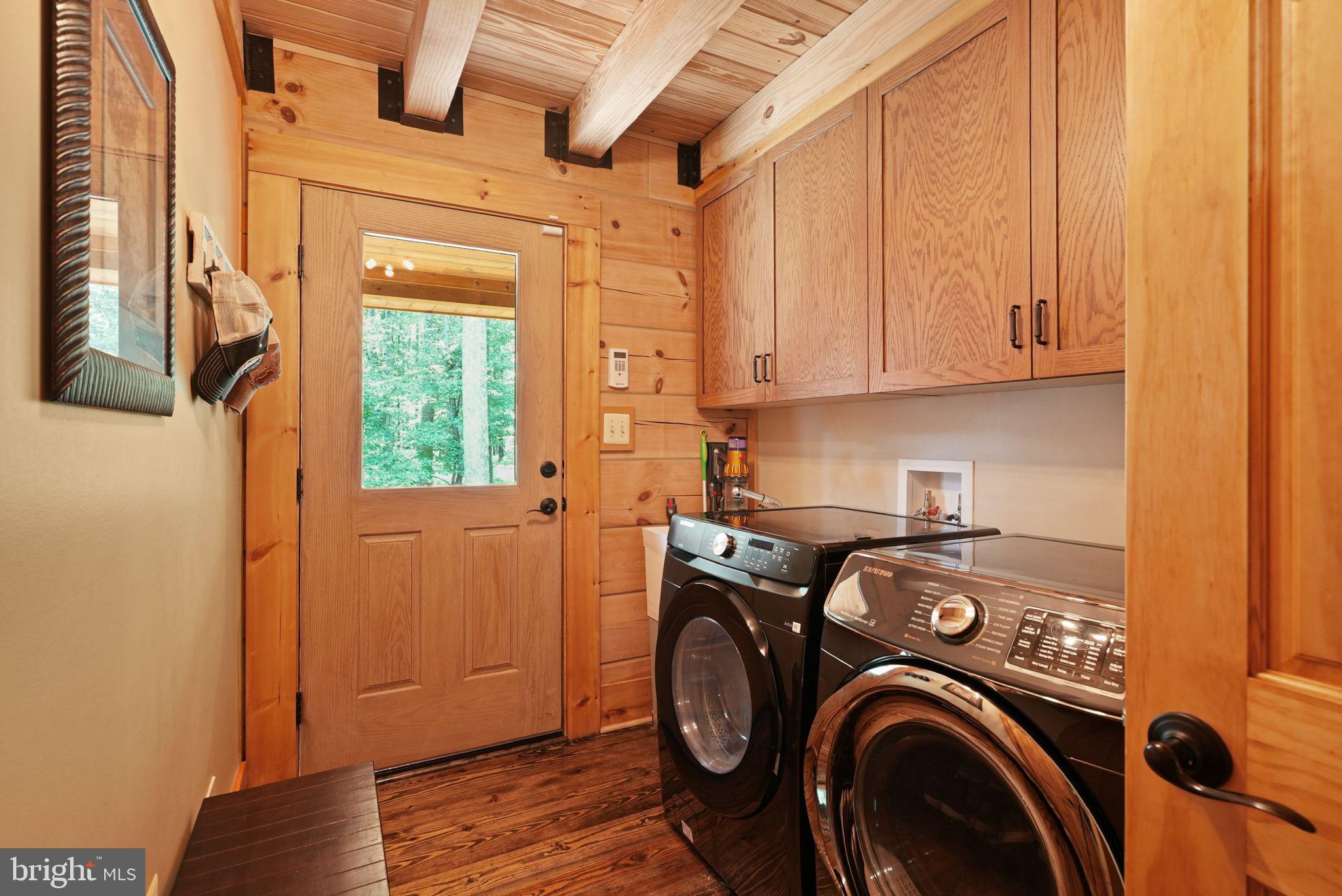 MOUNT PLEASANT EST - Residential