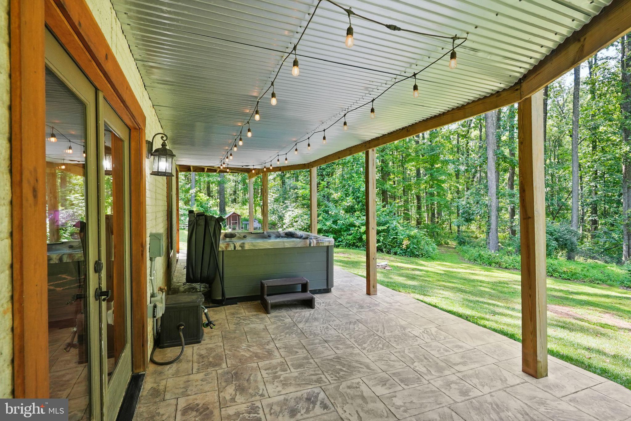 MOUNT PLEASANT EST - Residential