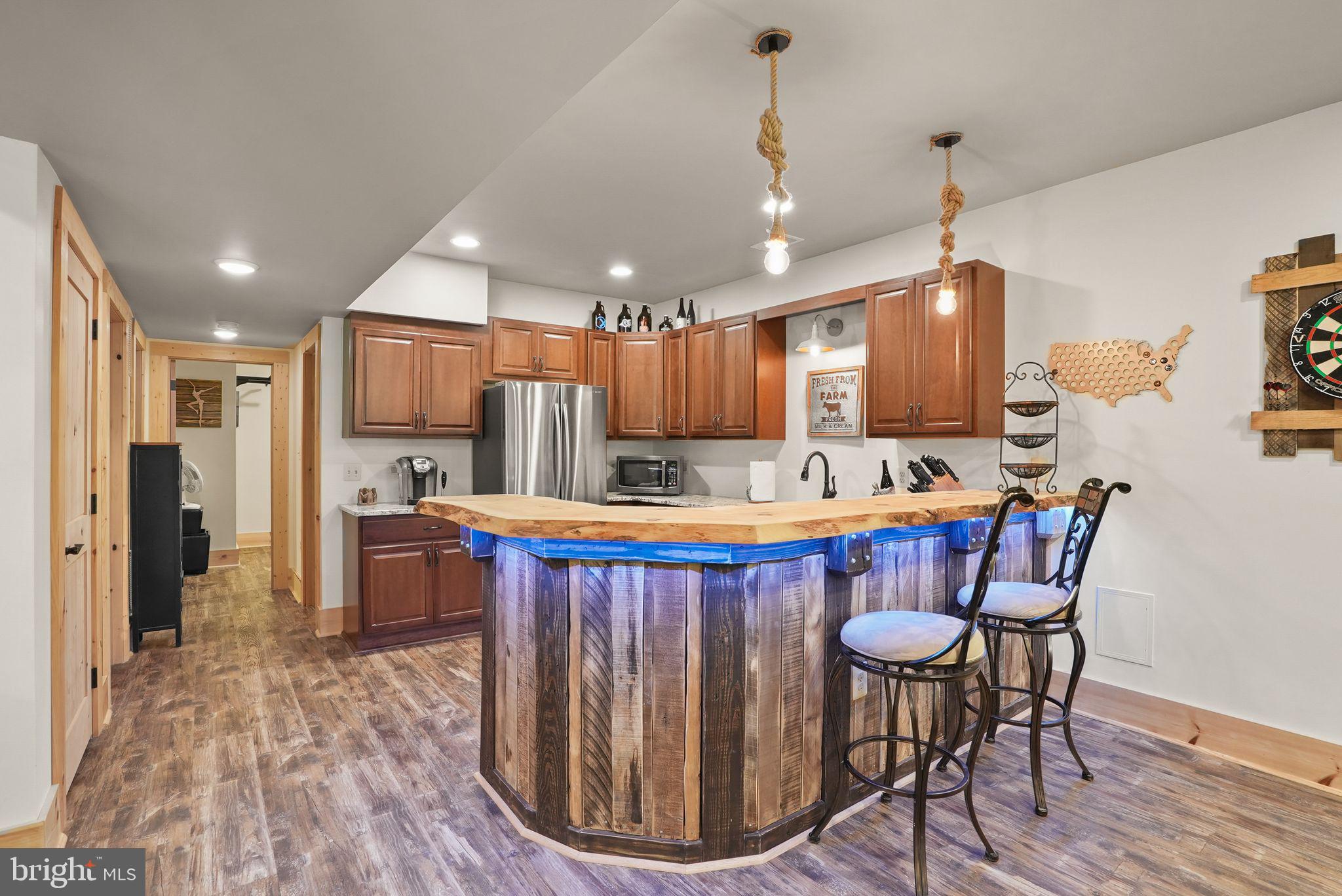 MOUNT PLEASANT EST - Residential