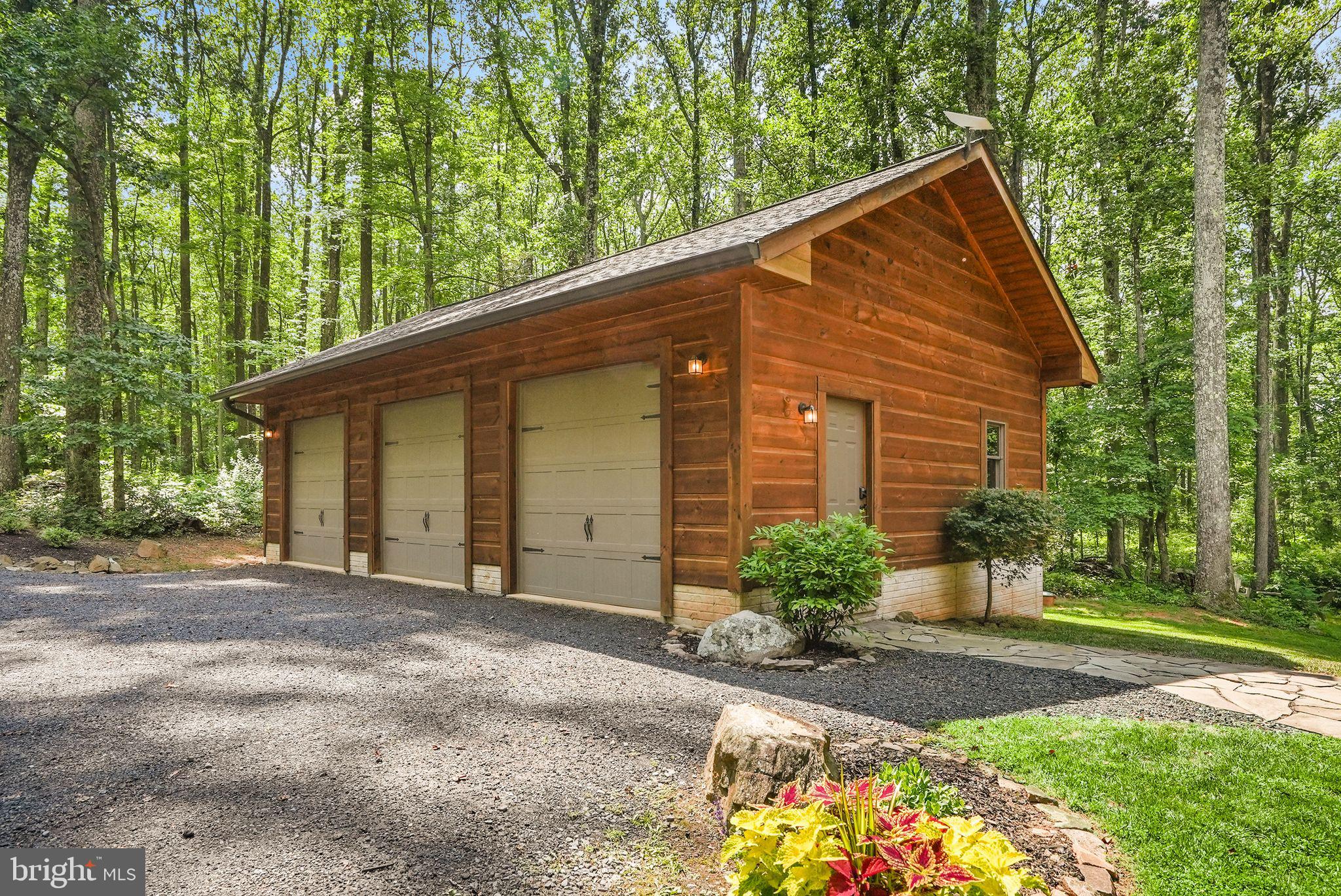 MOUNT PLEASANT EST - Residential