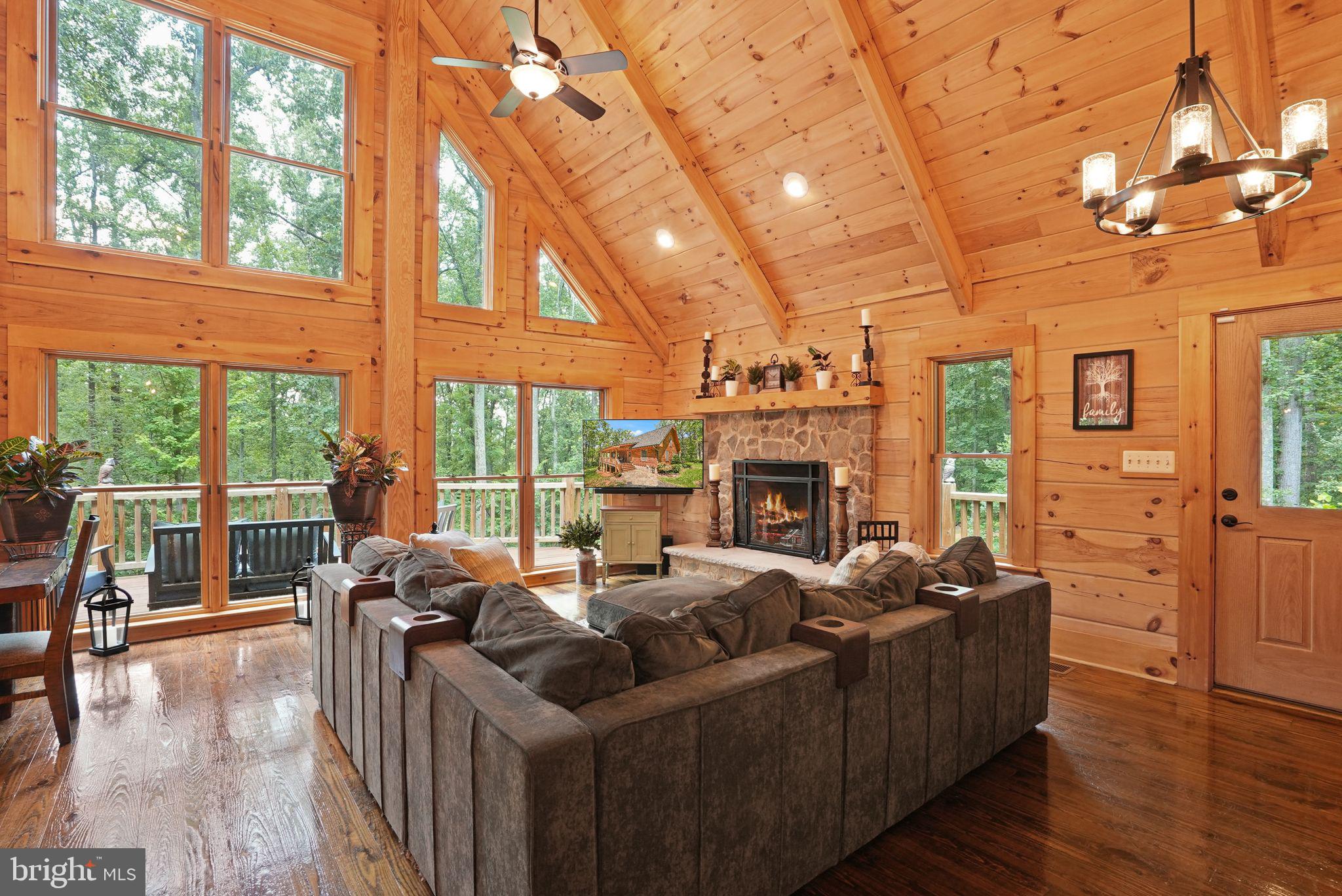 MOUNT PLEASANT EST - Residential