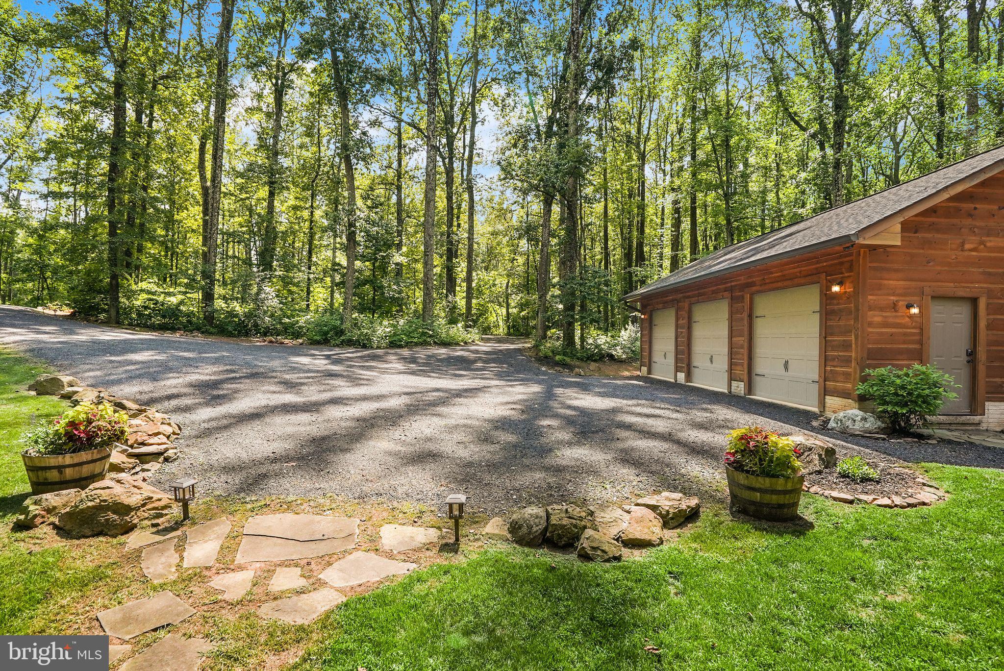 MOUNT PLEASANT EST - Residential