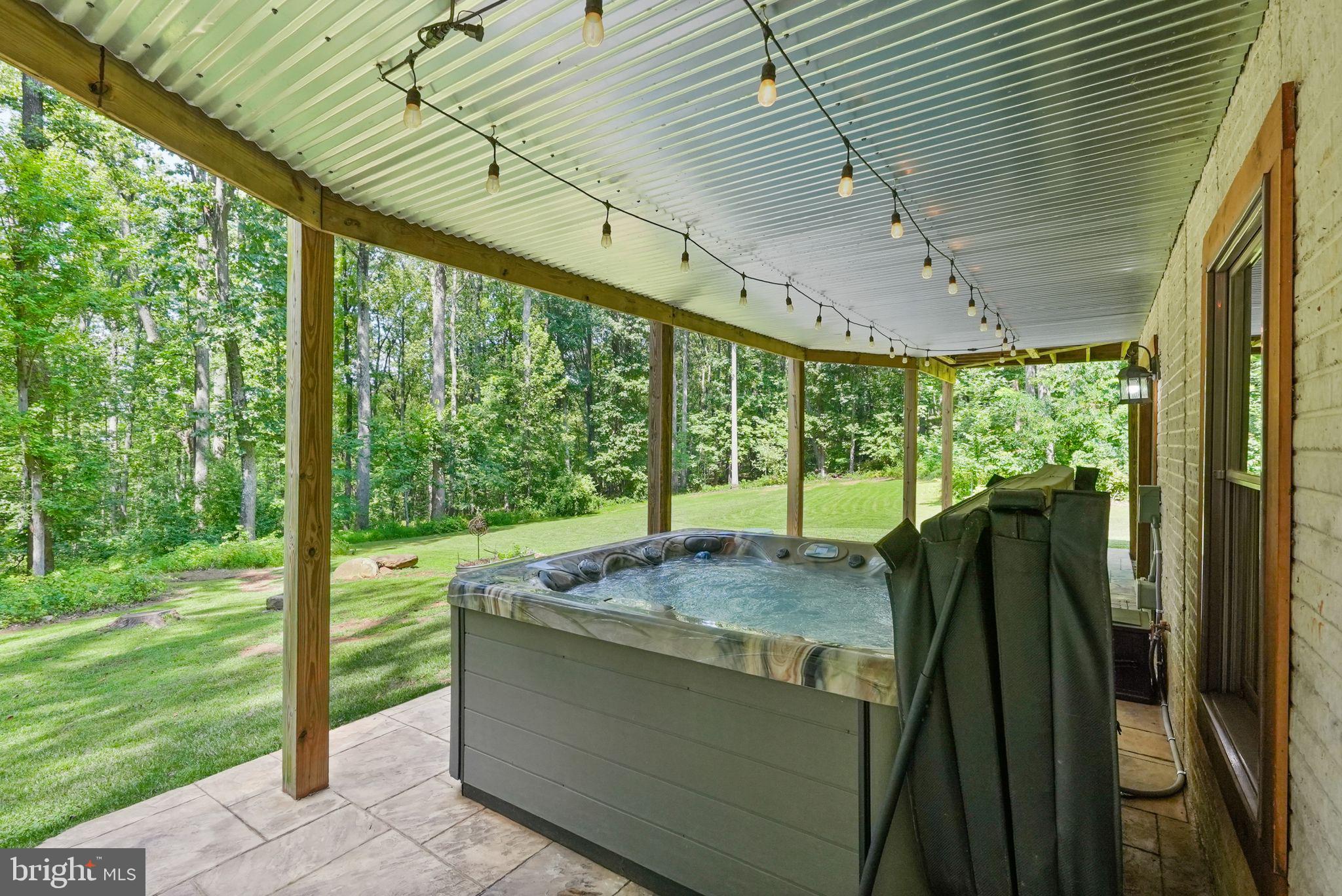 MOUNT PLEASANT EST - Residential