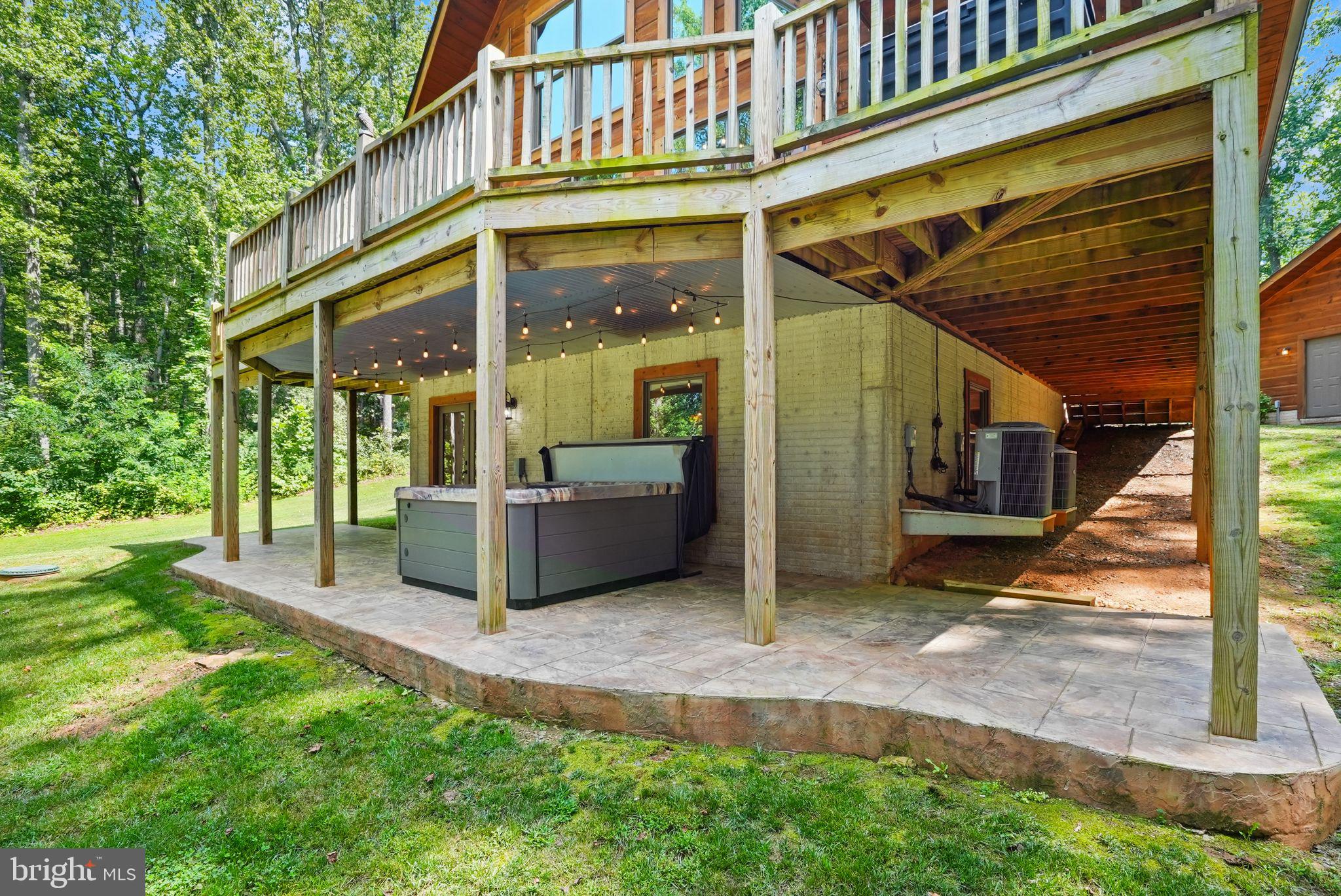 MOUNT PLEASANT EST - Residential