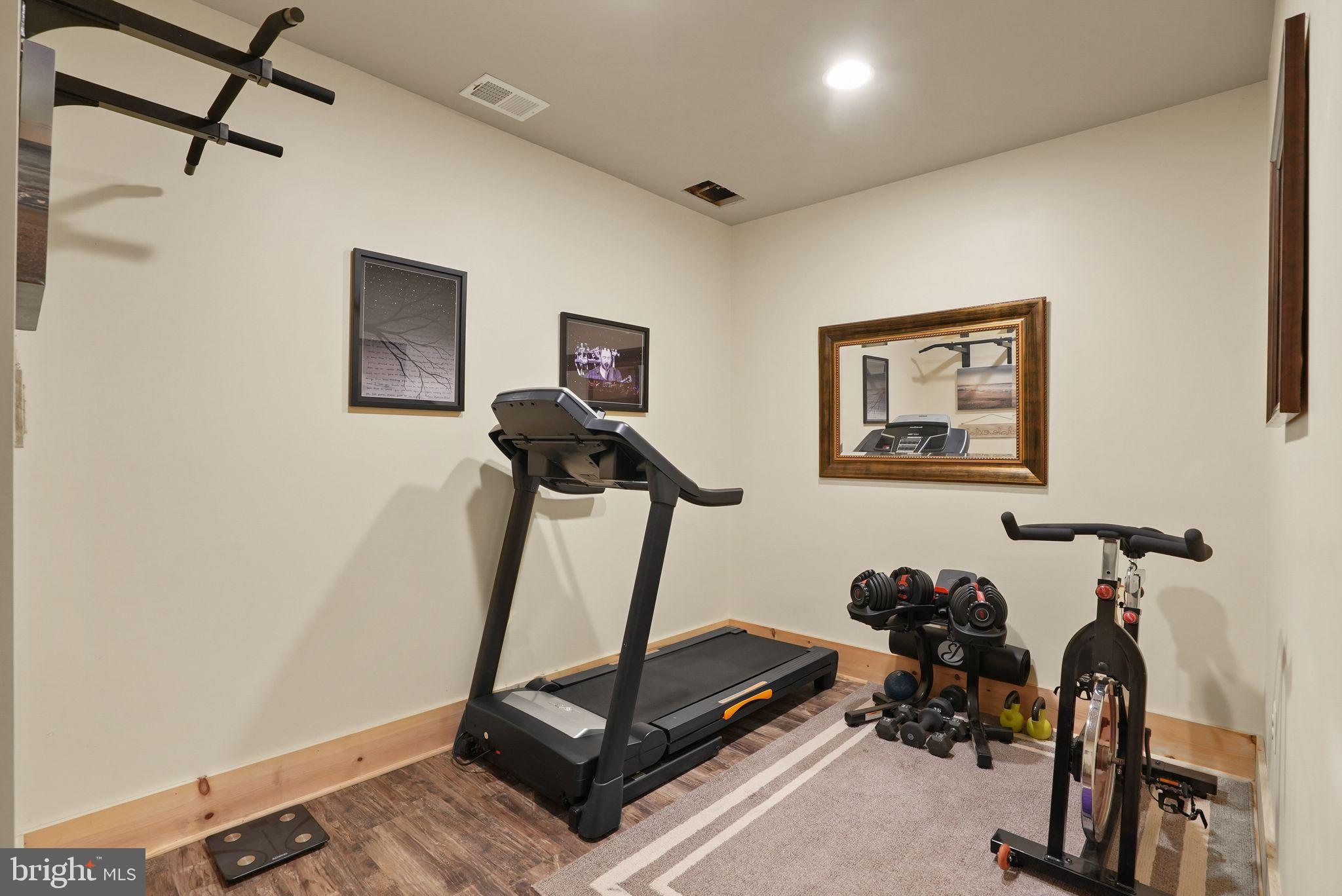 MOUNT PLEASANT EST - Residential