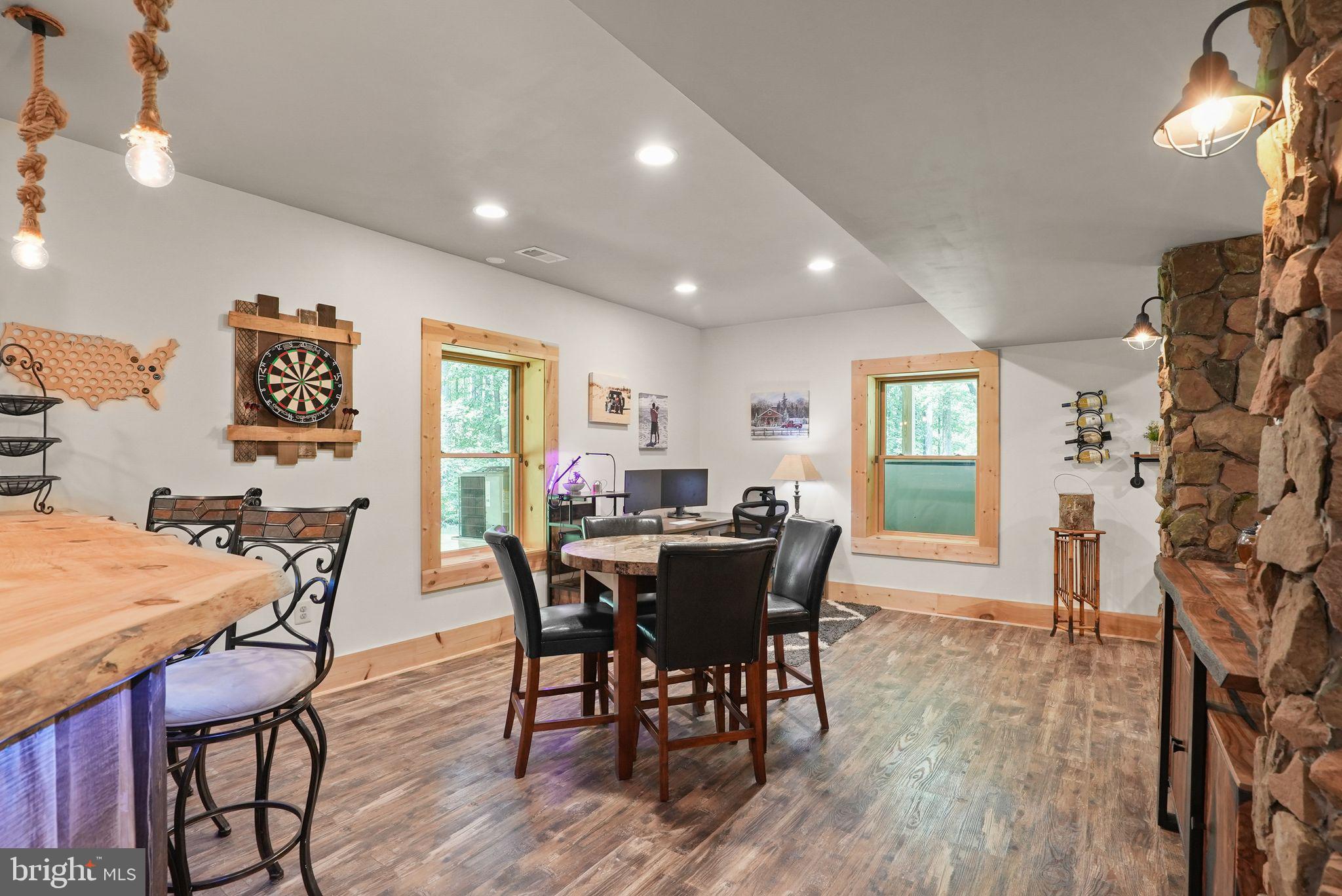 MOUNT PLEASANT EST - Residential