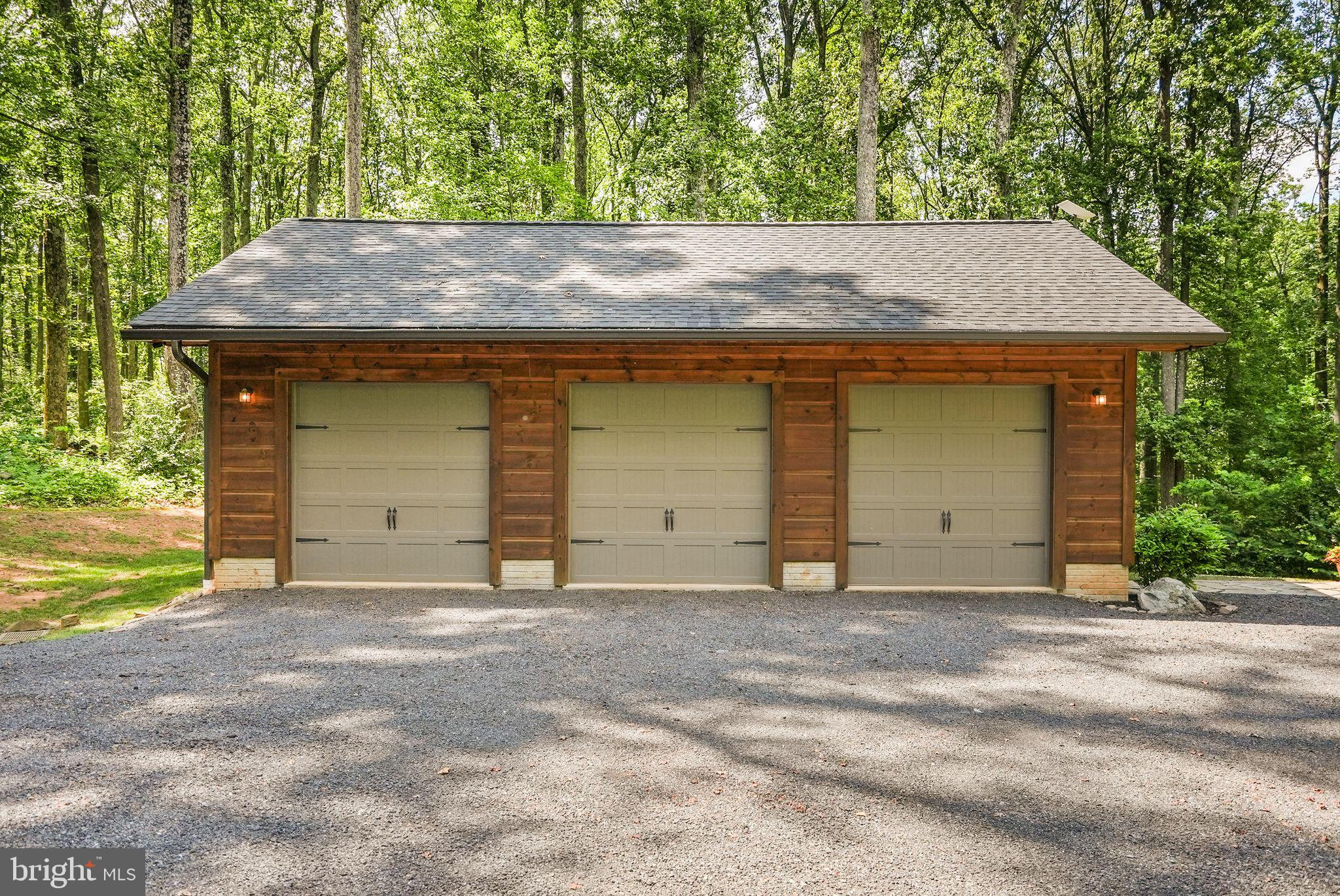 MOUNT PLEASANT EST - Residential