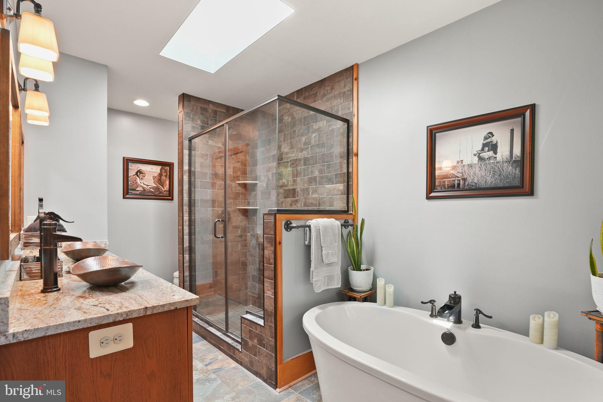 MOUNT PLEASANT EST - Residential