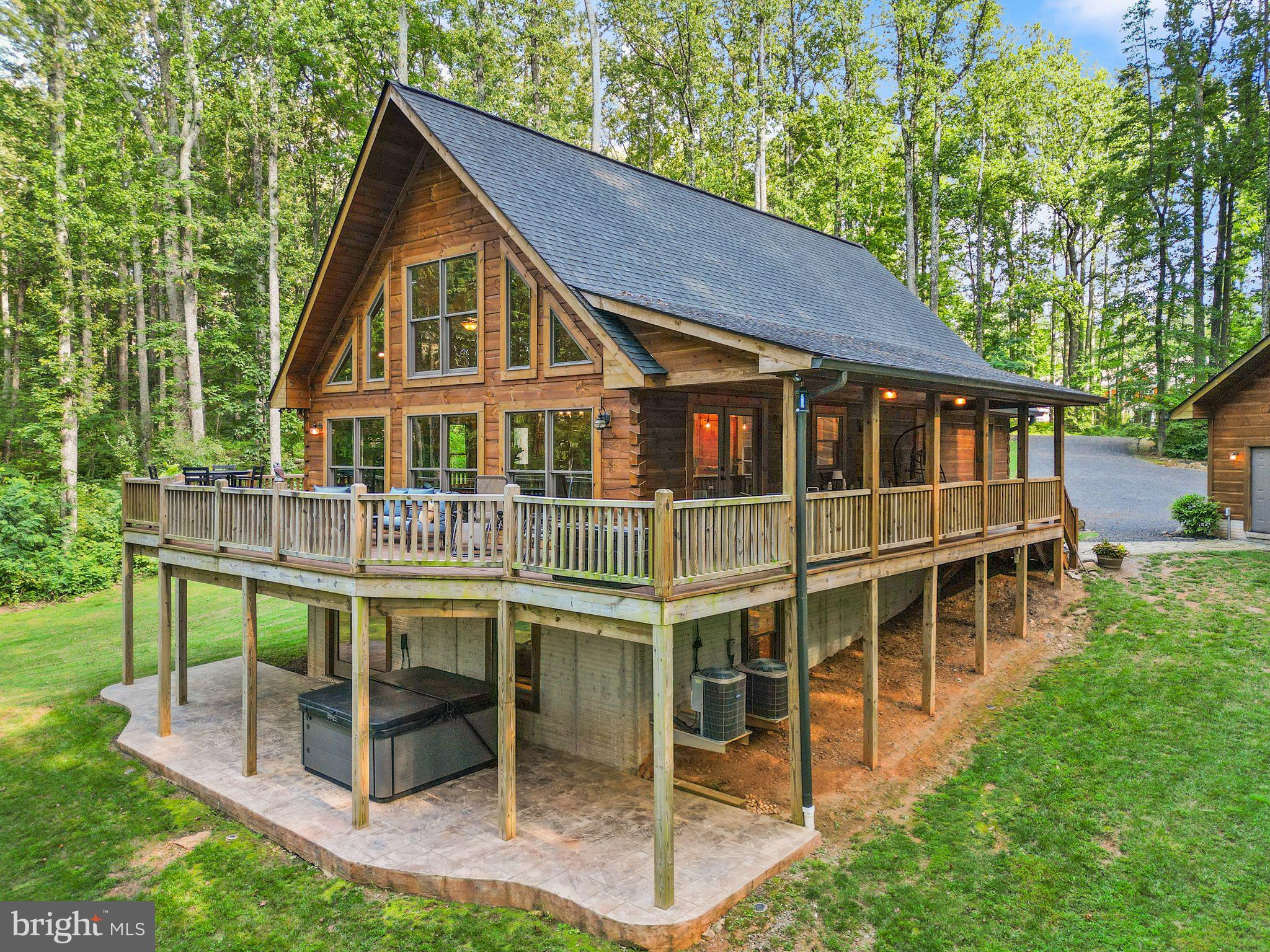 MOUNT PLEASANT EST - Residential