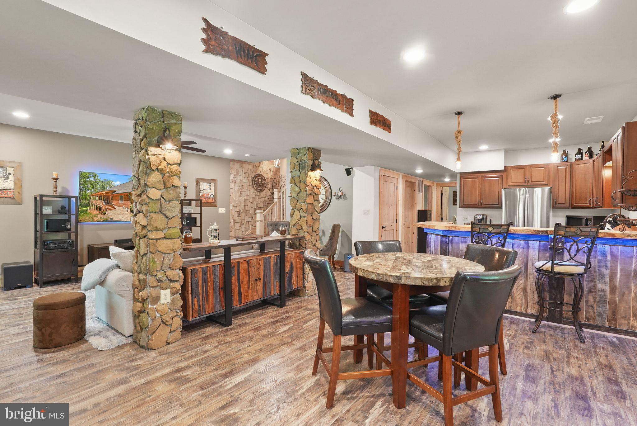 MOUNT PLEASANT EST - Residential