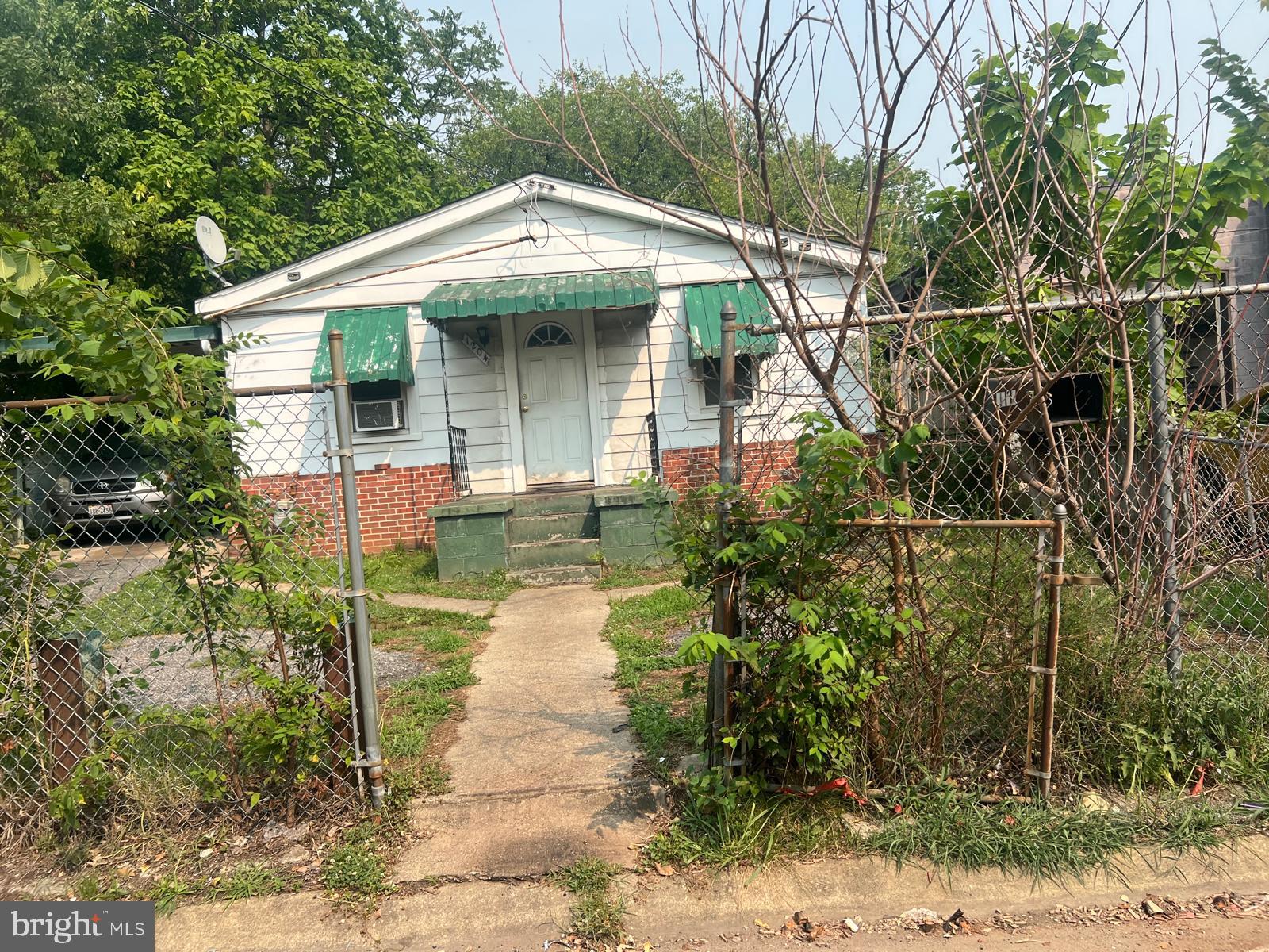 1204 JANSEN AVENUE