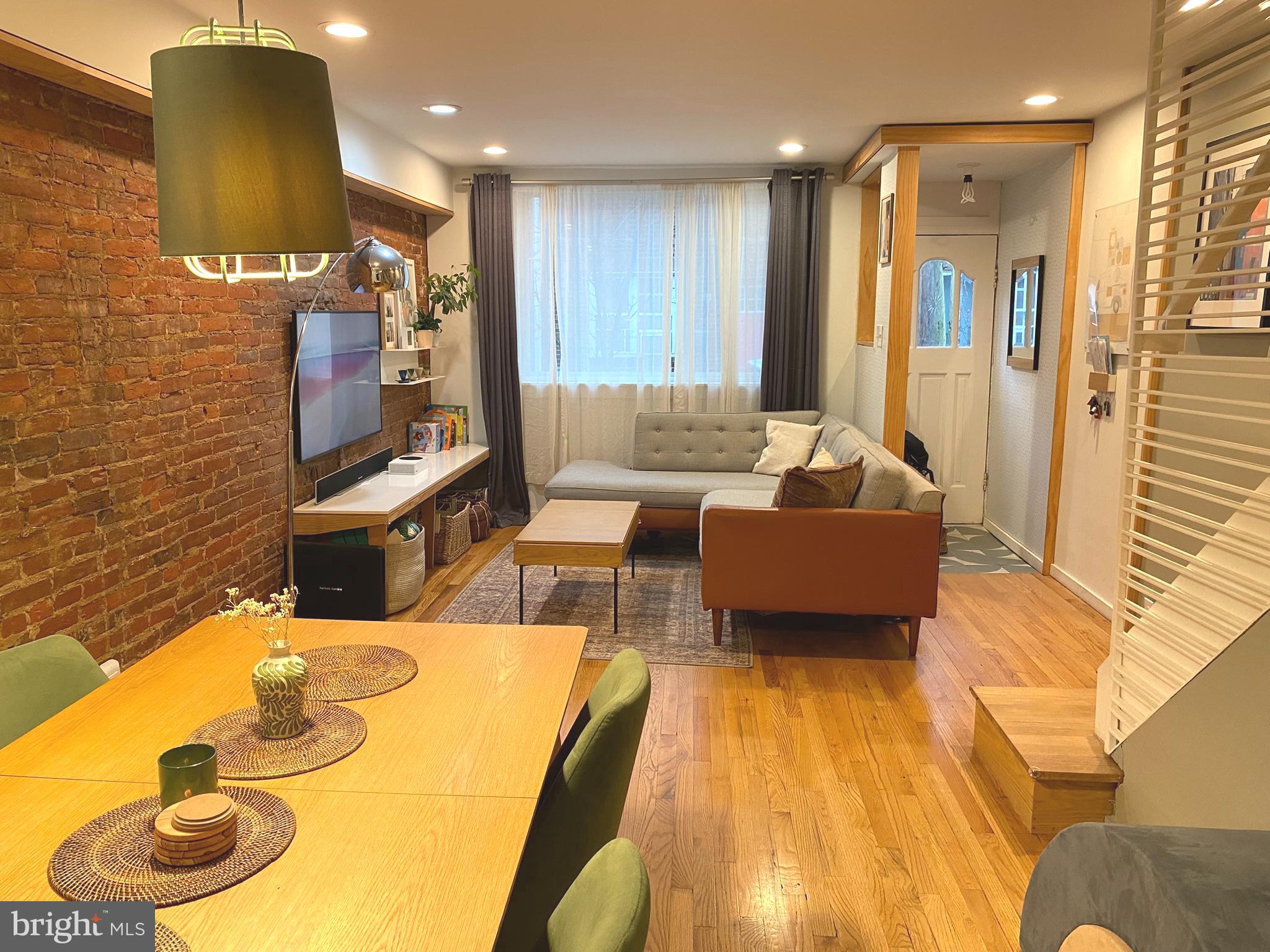 1221 S WARNOCK STREET