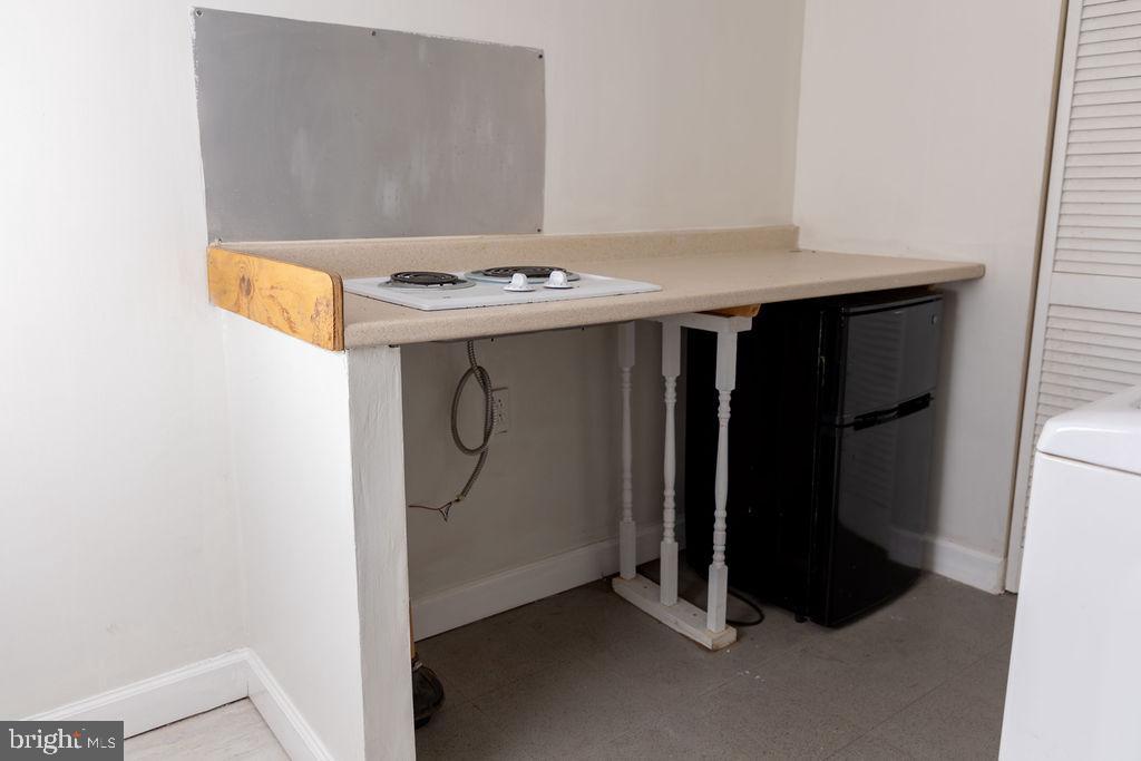 WOODLAWN HEIGHTS - Residential Lease