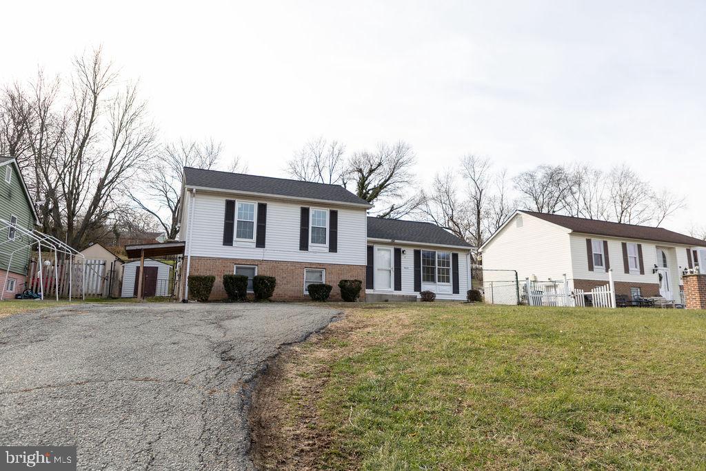 WOODLAWN HEIGHTS - Residential Lease