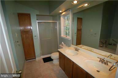 RIVA TRACE - Residential Lease