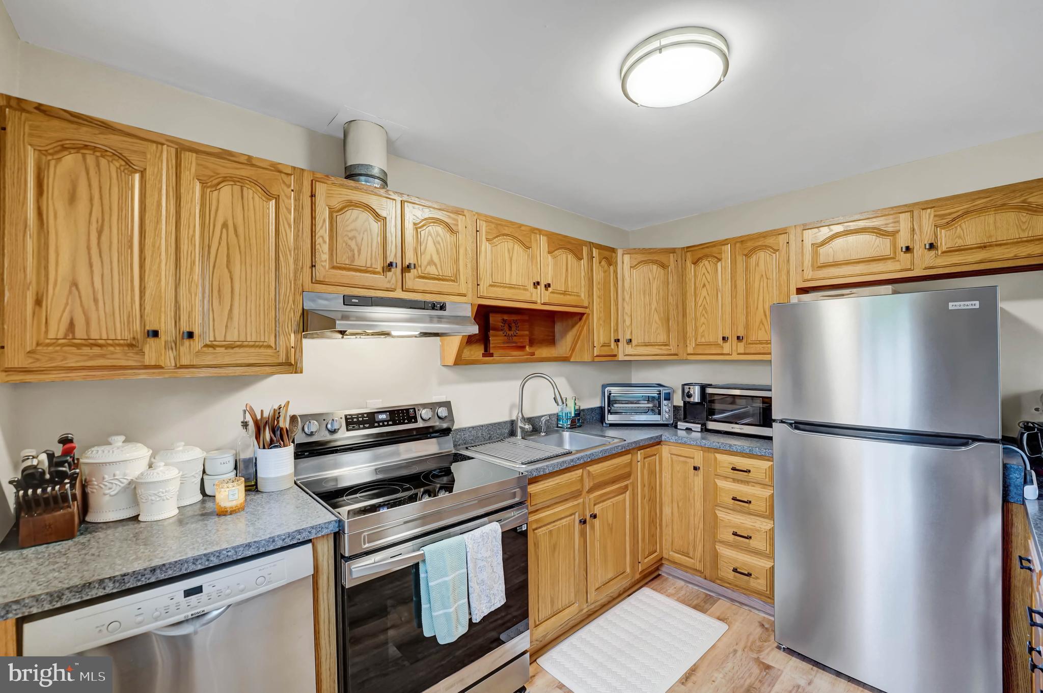 PARK FOREST VILLAGE - Residential